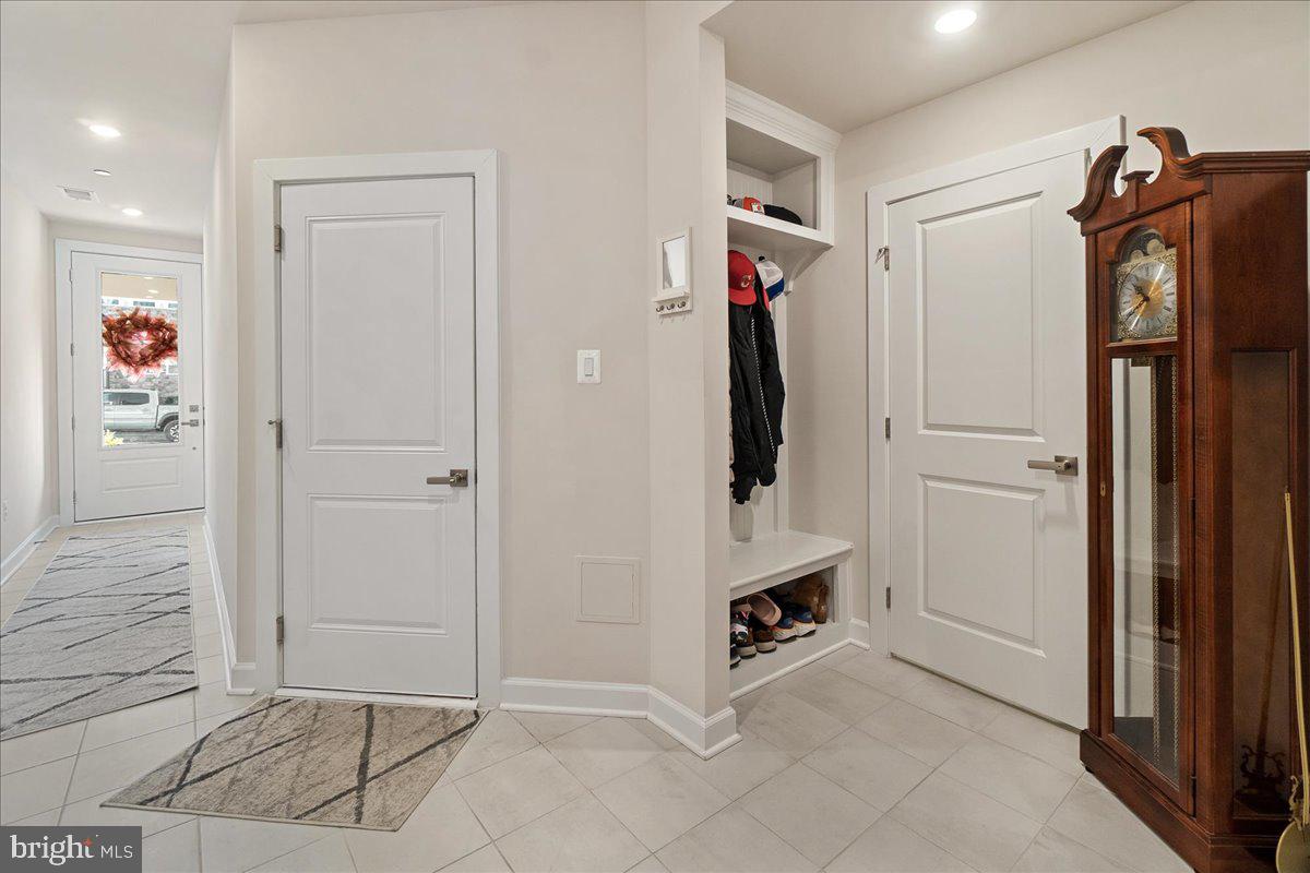 LAKE LINGANORE TOWN CENTER - Residential