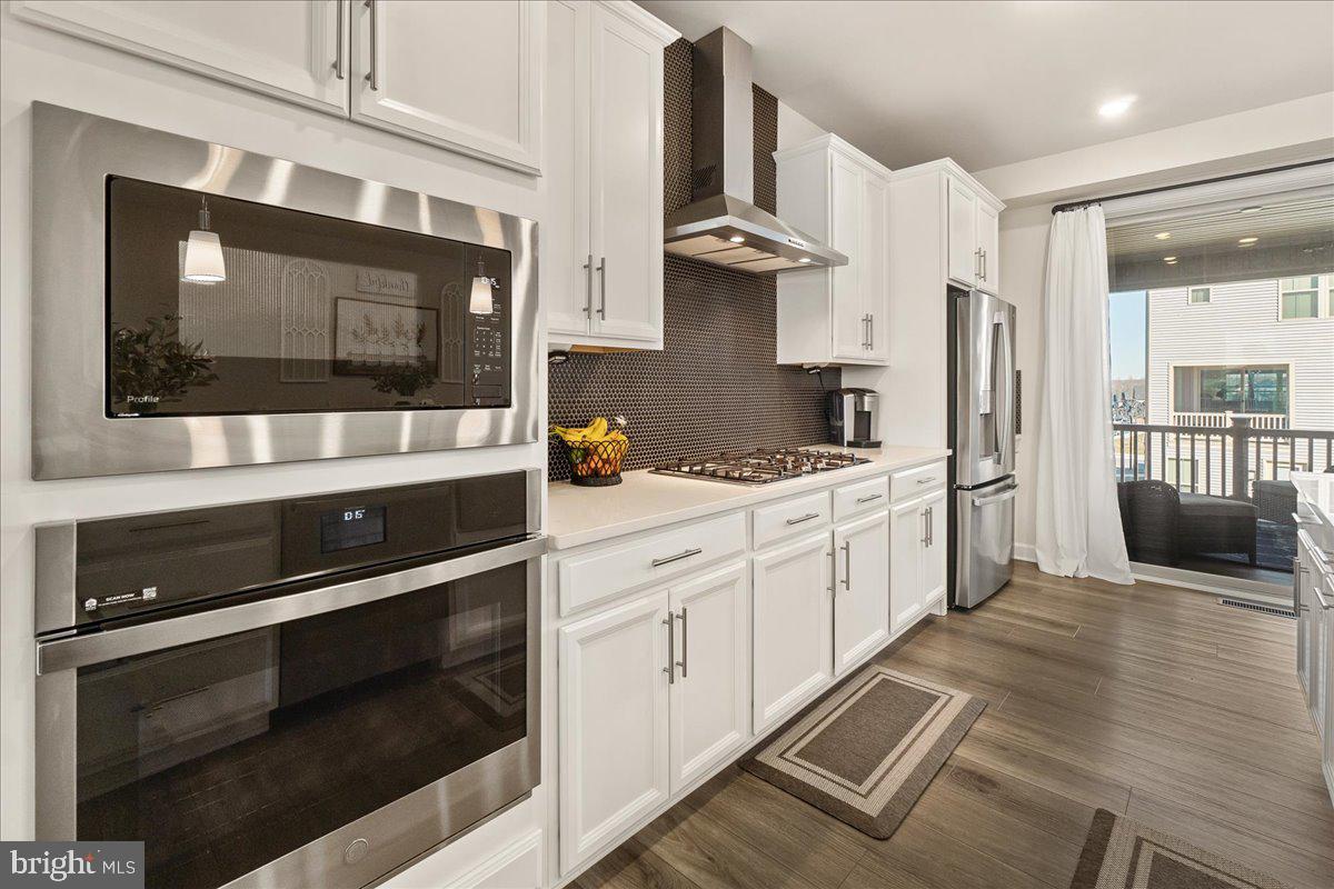 LAKE LINGANORE TOWN CENTER - Residential