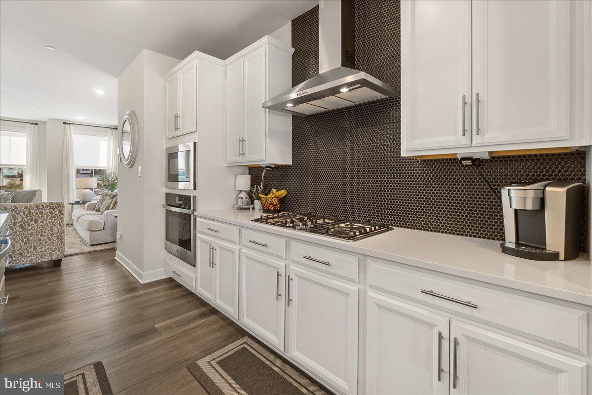 LAKE LINGANORE TOWN CENTER - Residential