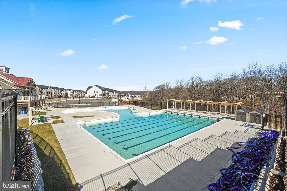 LAKE LINGANORE TOWN CENTER - Residential