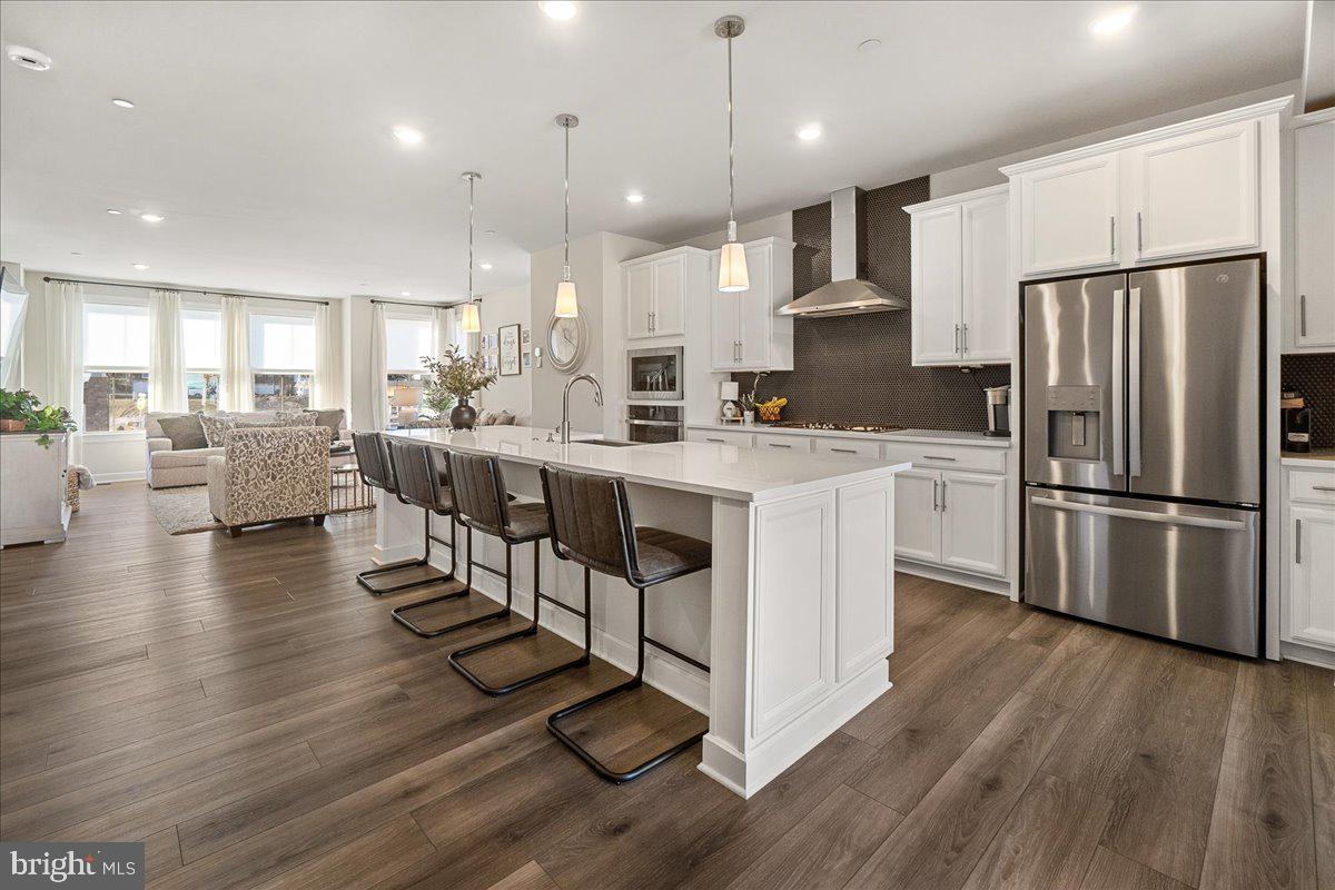 LAKE LINGANORE TOWN CENTER - Residential