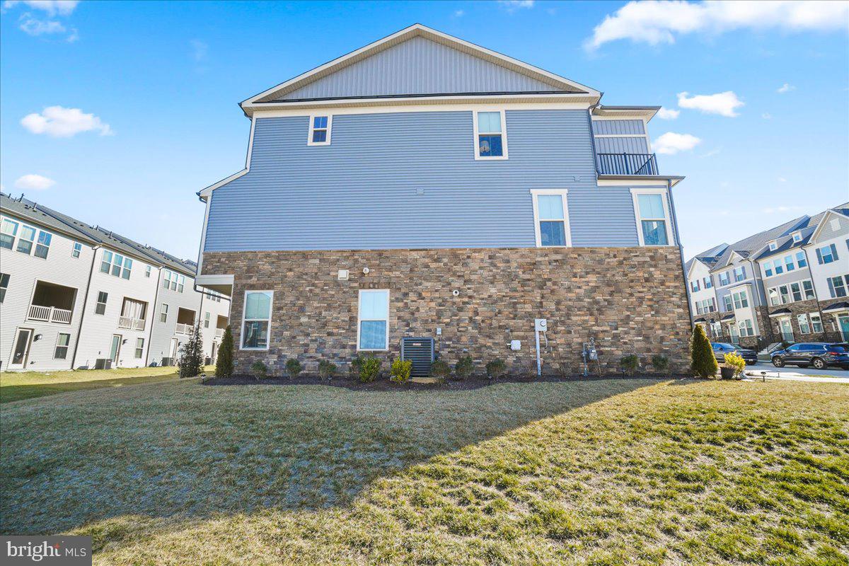 LAKE LINGANORE TOWN CENTER - Residential