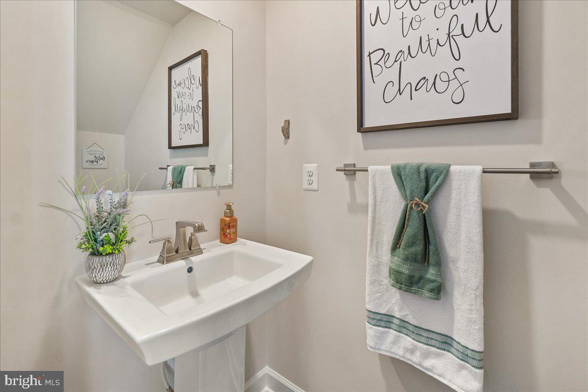 LAKE LINGANORE TOWN CENTER - Residential