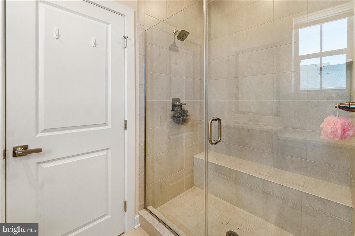 LAKE LINGANORE TOWN CENTER - Residential