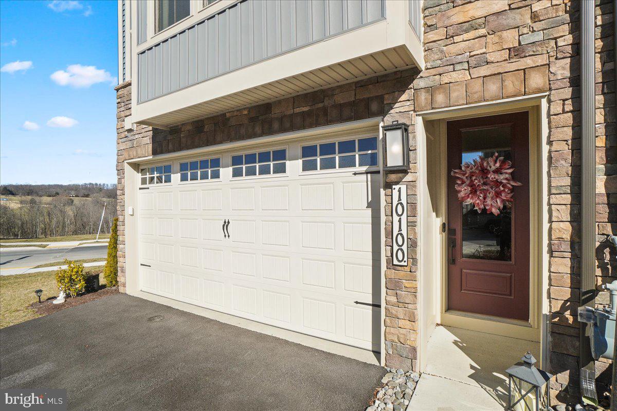 LAKE LINGANORE TOWN CENTER - Residential