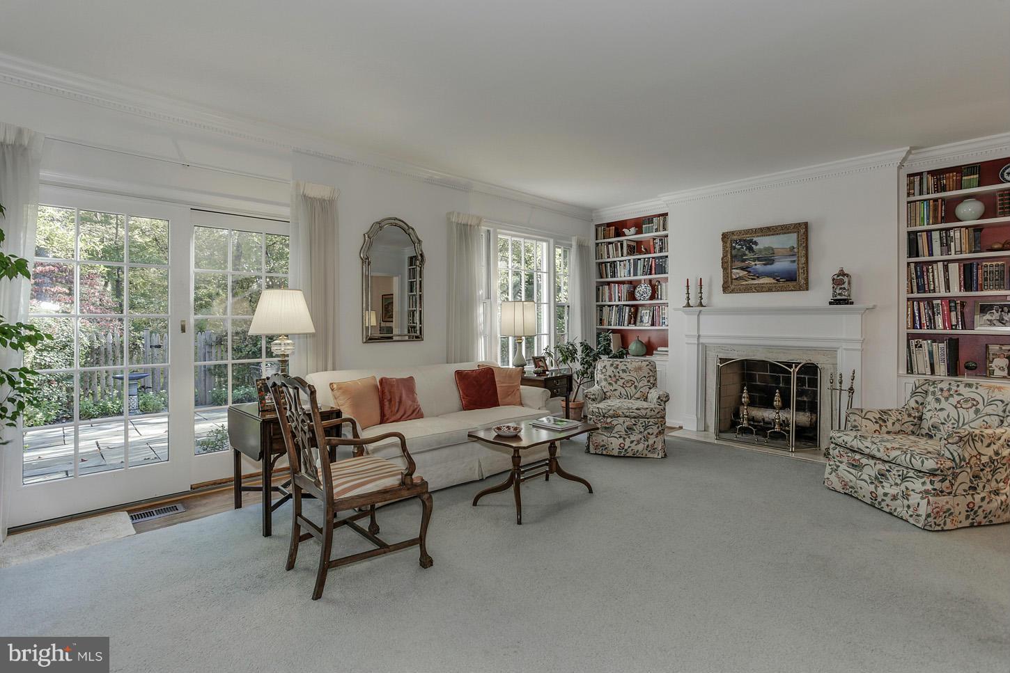 HAMLET PLACE - Residential