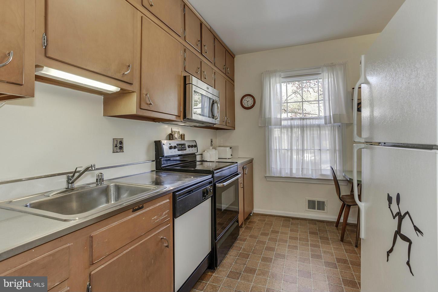 HAMLET PLACE - Residential