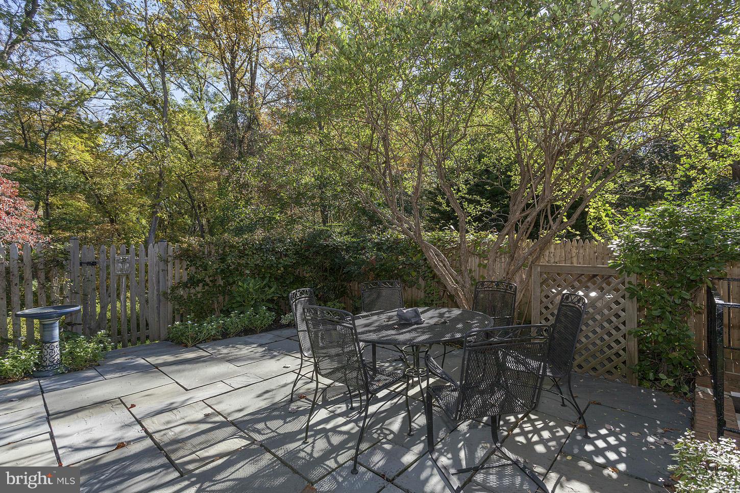 HAMLET PLACE - Residential