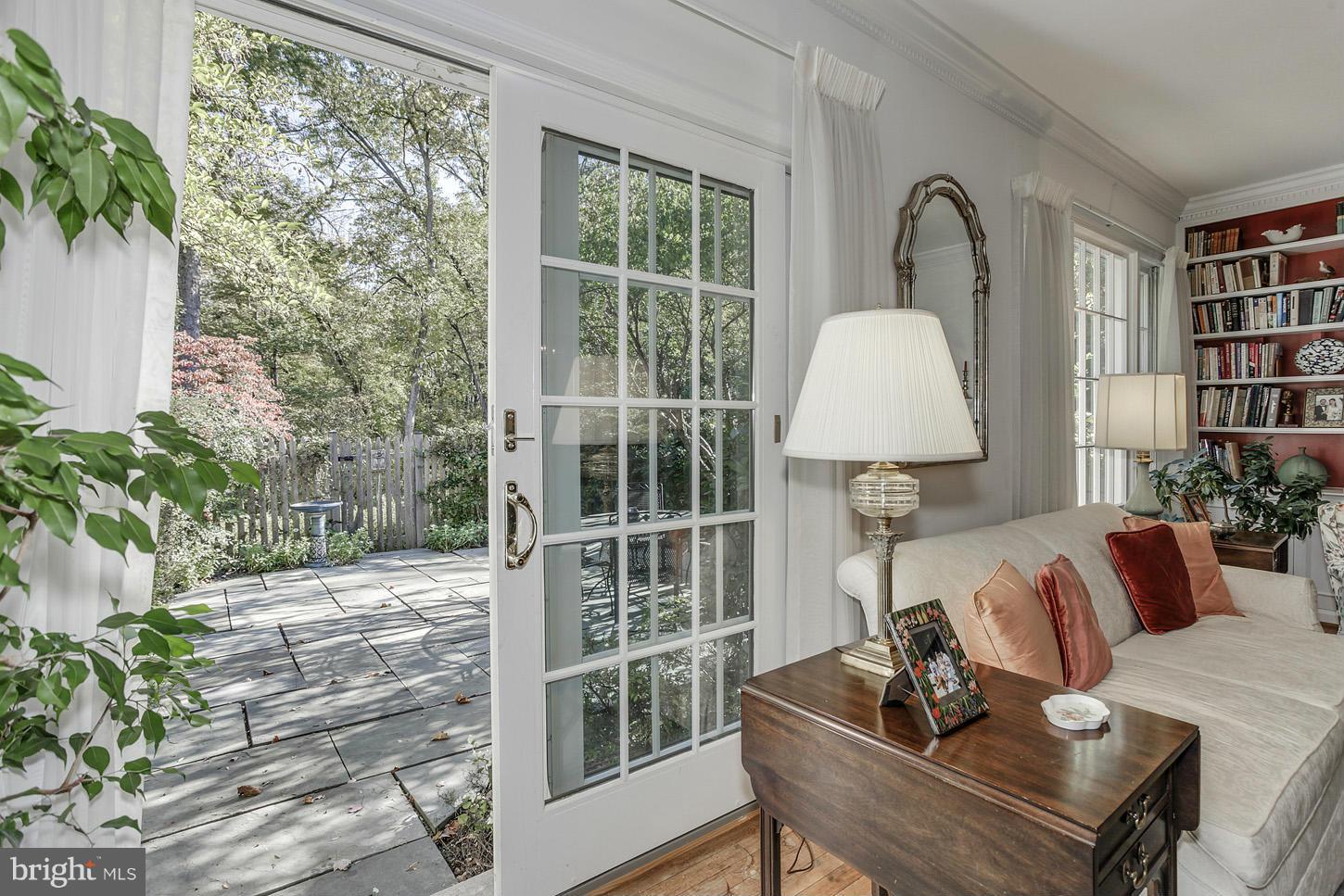 HAMLET PLACE - Residential