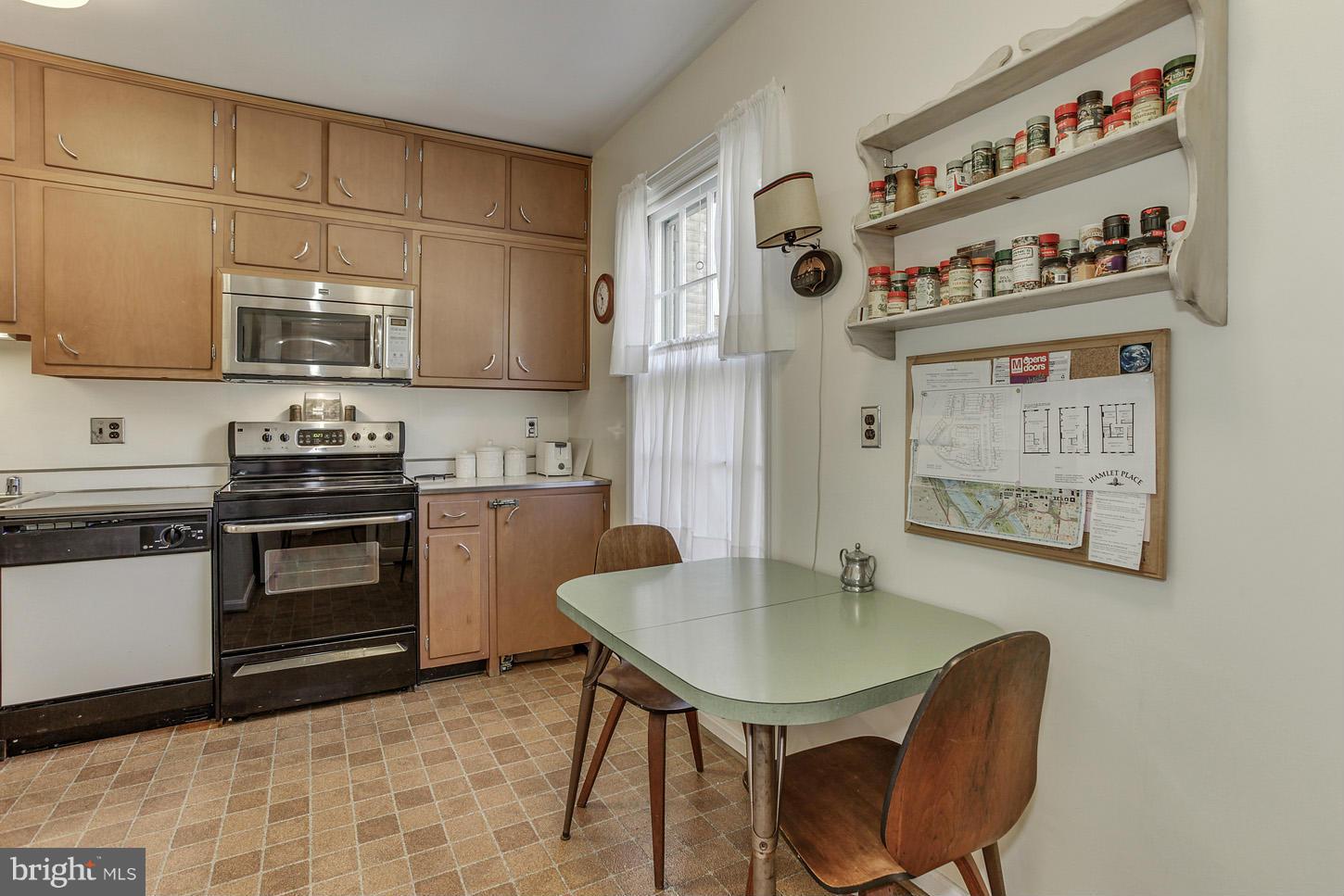 HAMLET PLACE - Residential