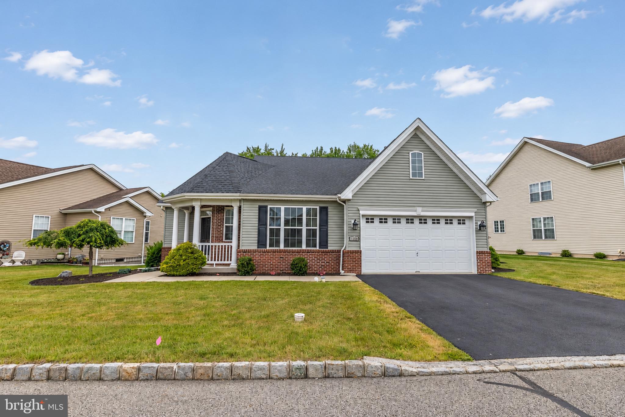 1166 CREEKSIDE LANE