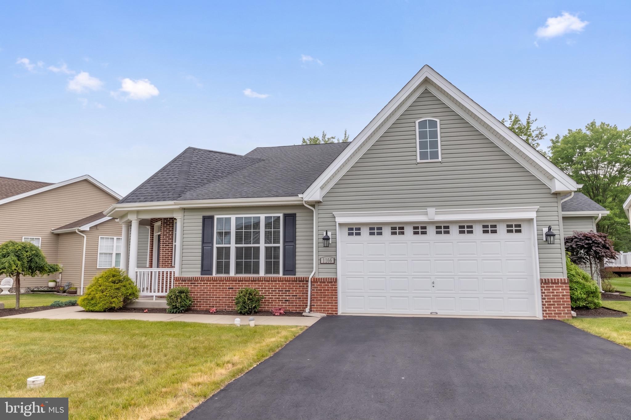 1166 CREEKSIDE LANE