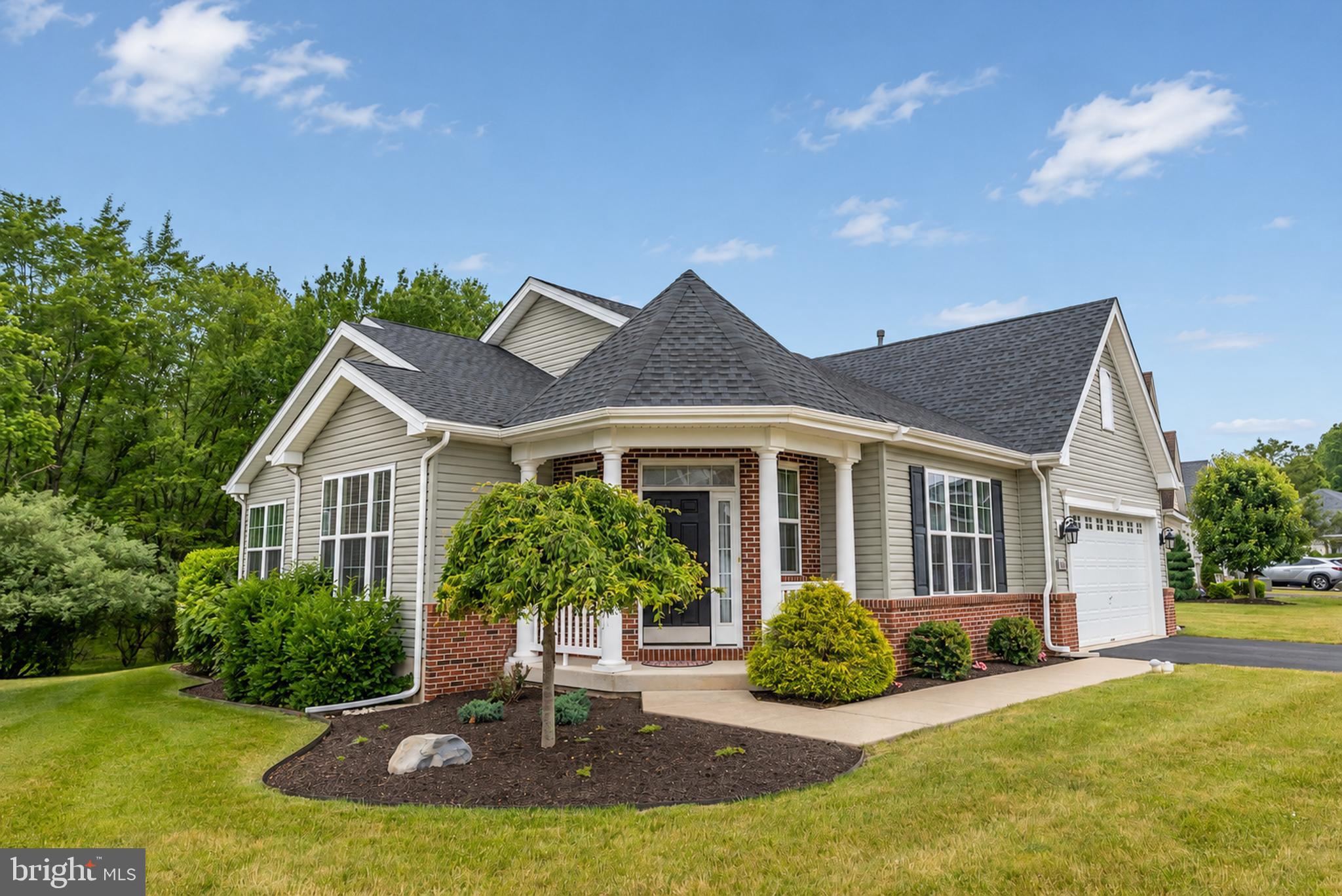 1166 CREEKSIDE LANE