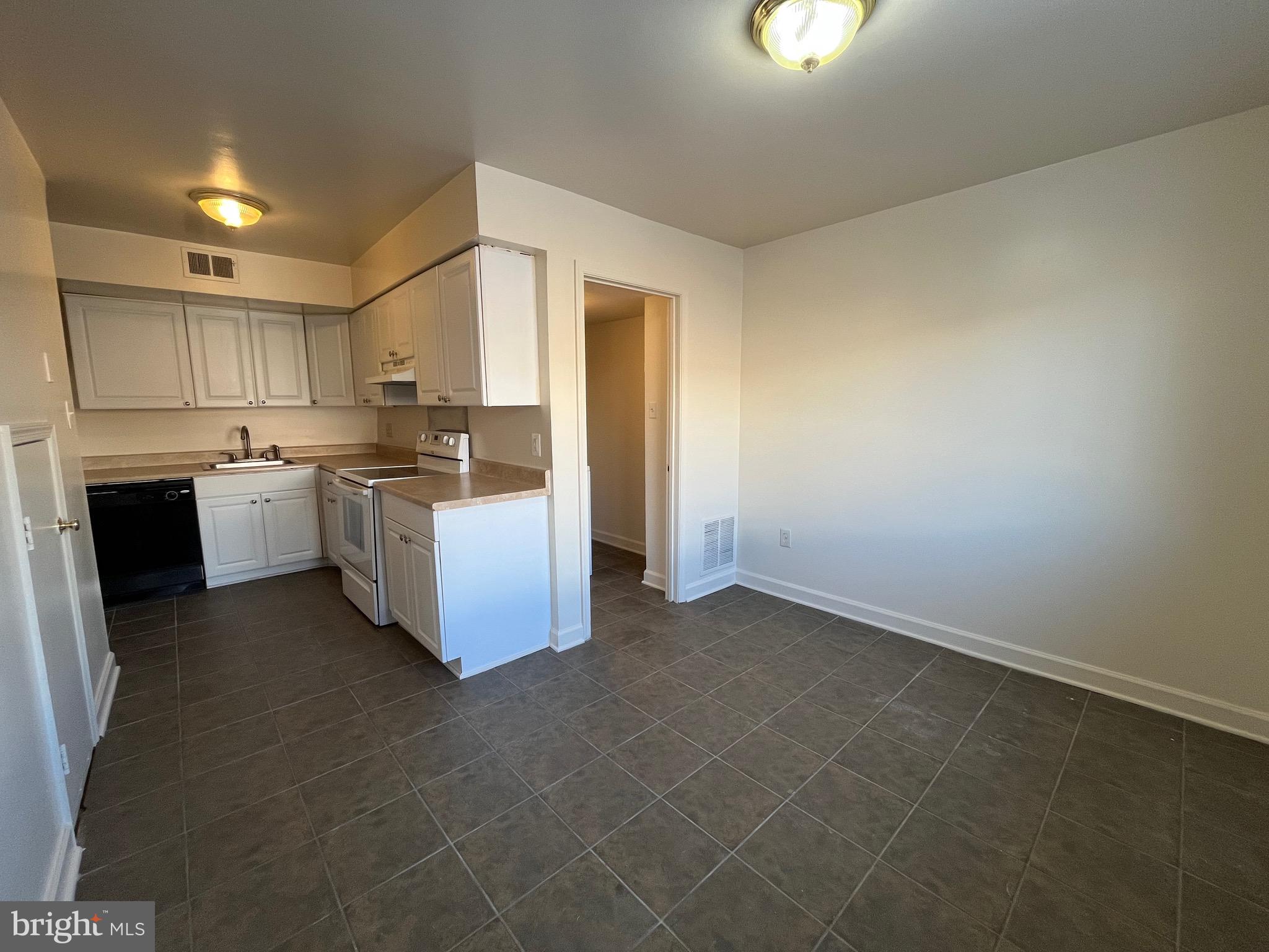 TERRACE TOWNHOUSES OF ANNANDALE - Residential Lease