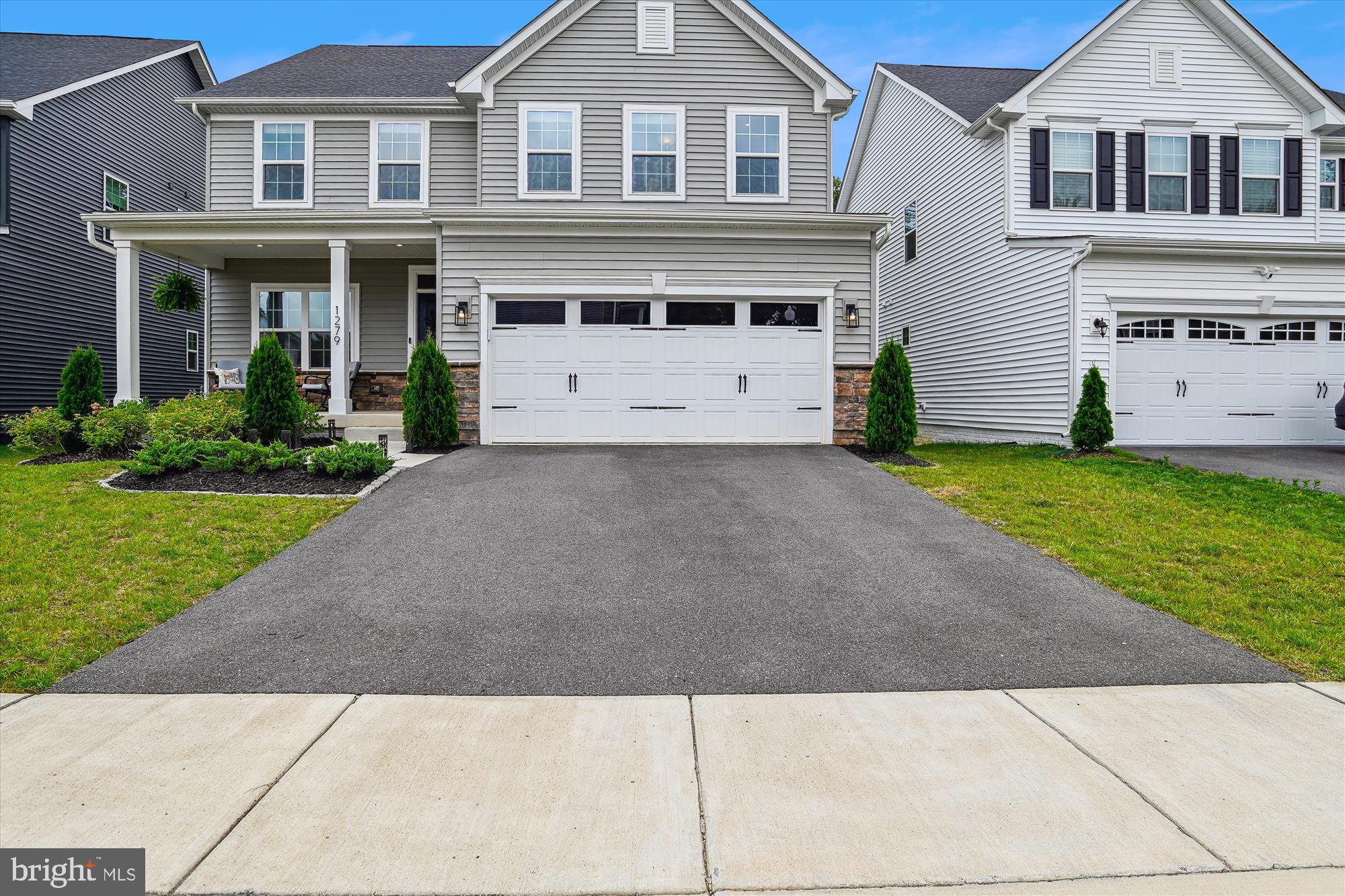 TWO RIVERS - Residential