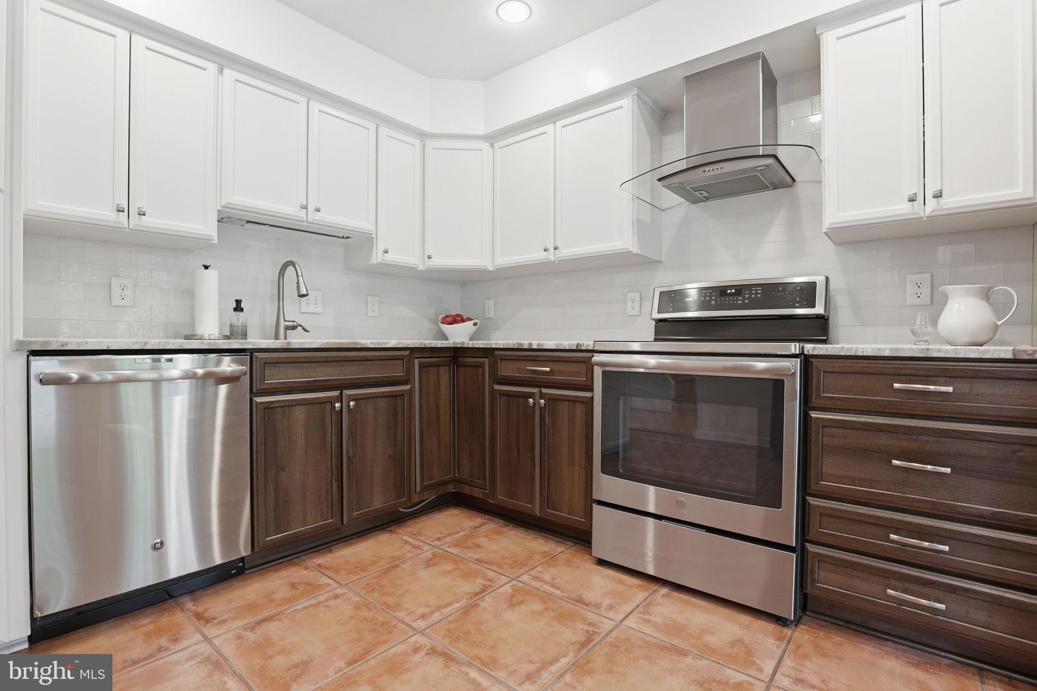 MAYFAIR OF MCLEAN - Residential