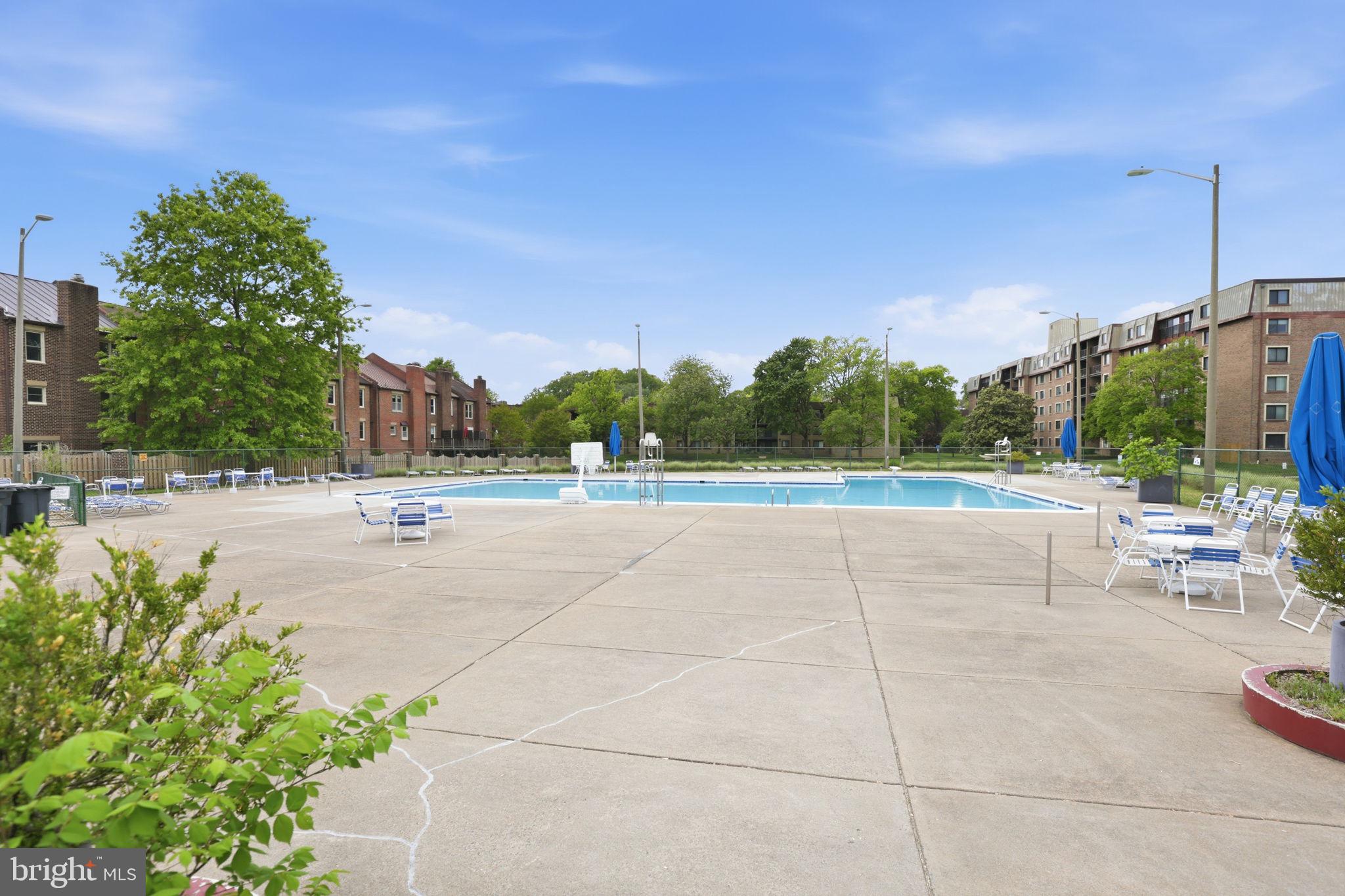 MAYFAIR OF MCLEAN - Residential