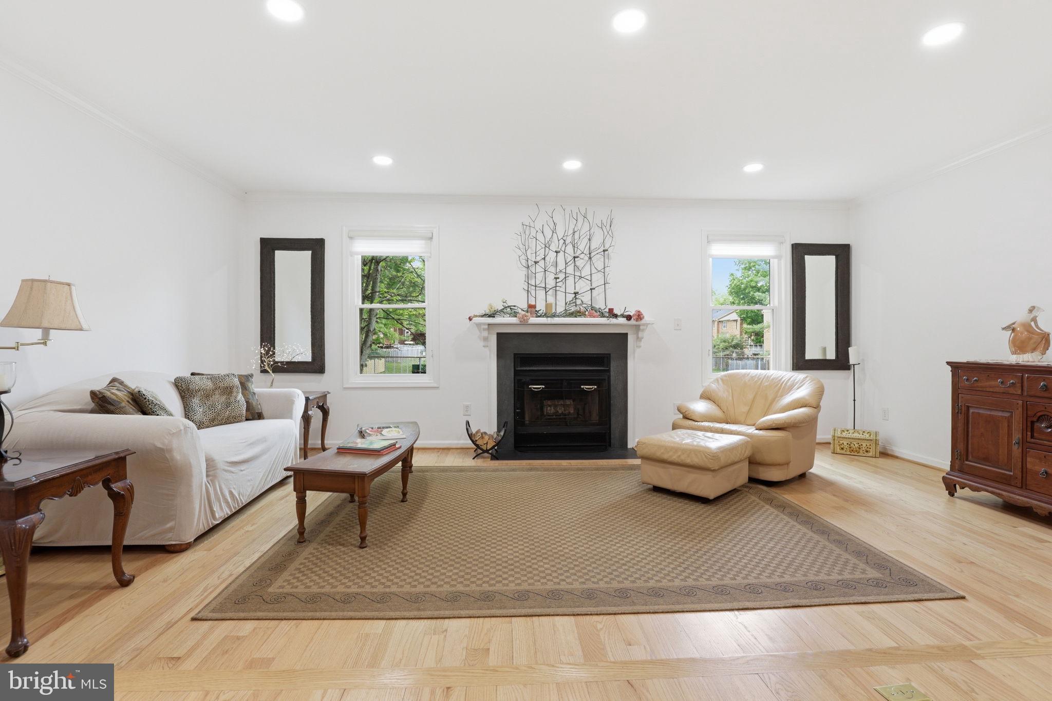 MAYFAIR OF MCLEAN - Residential