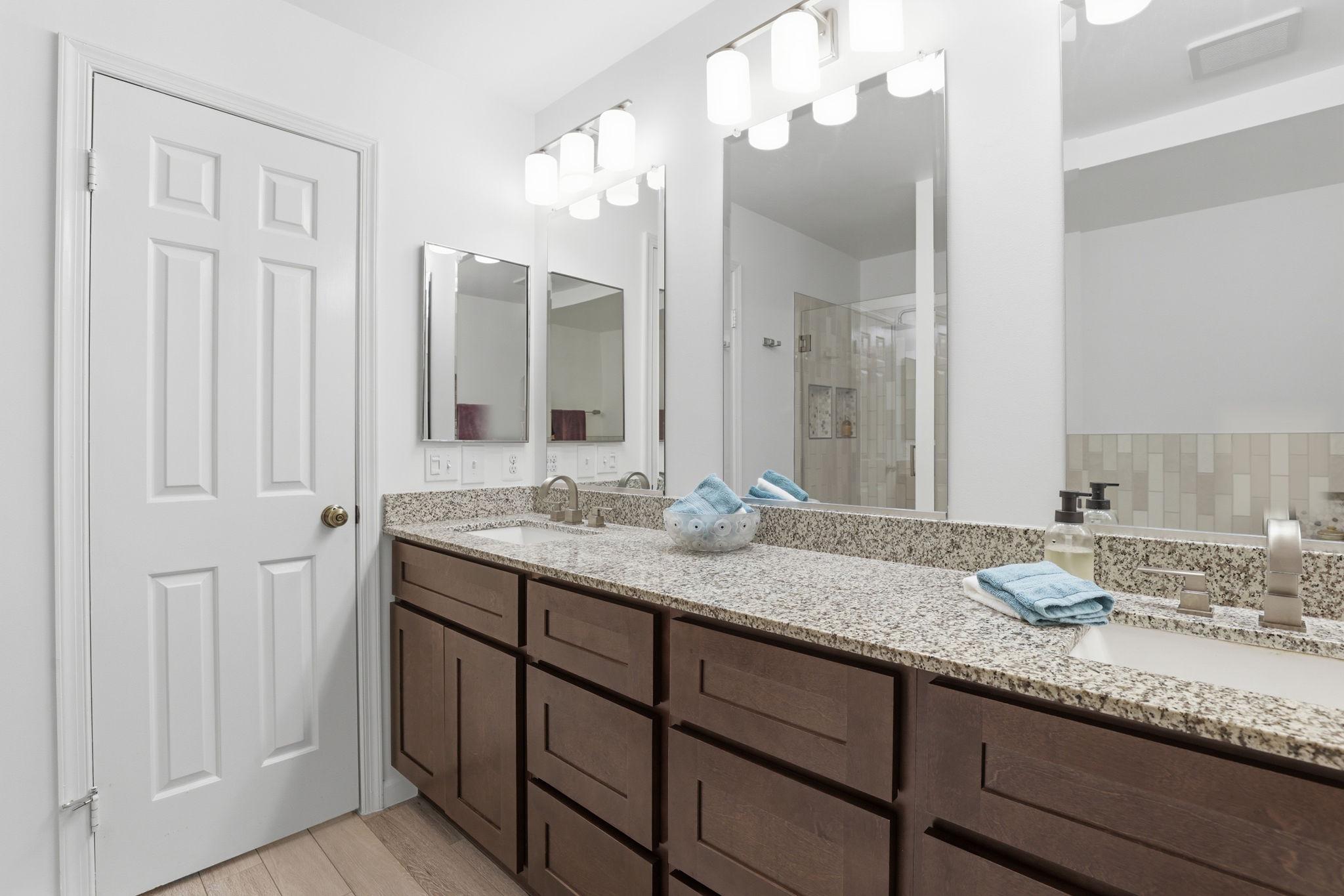 MAYFAIR OF MCLEAN - Residential