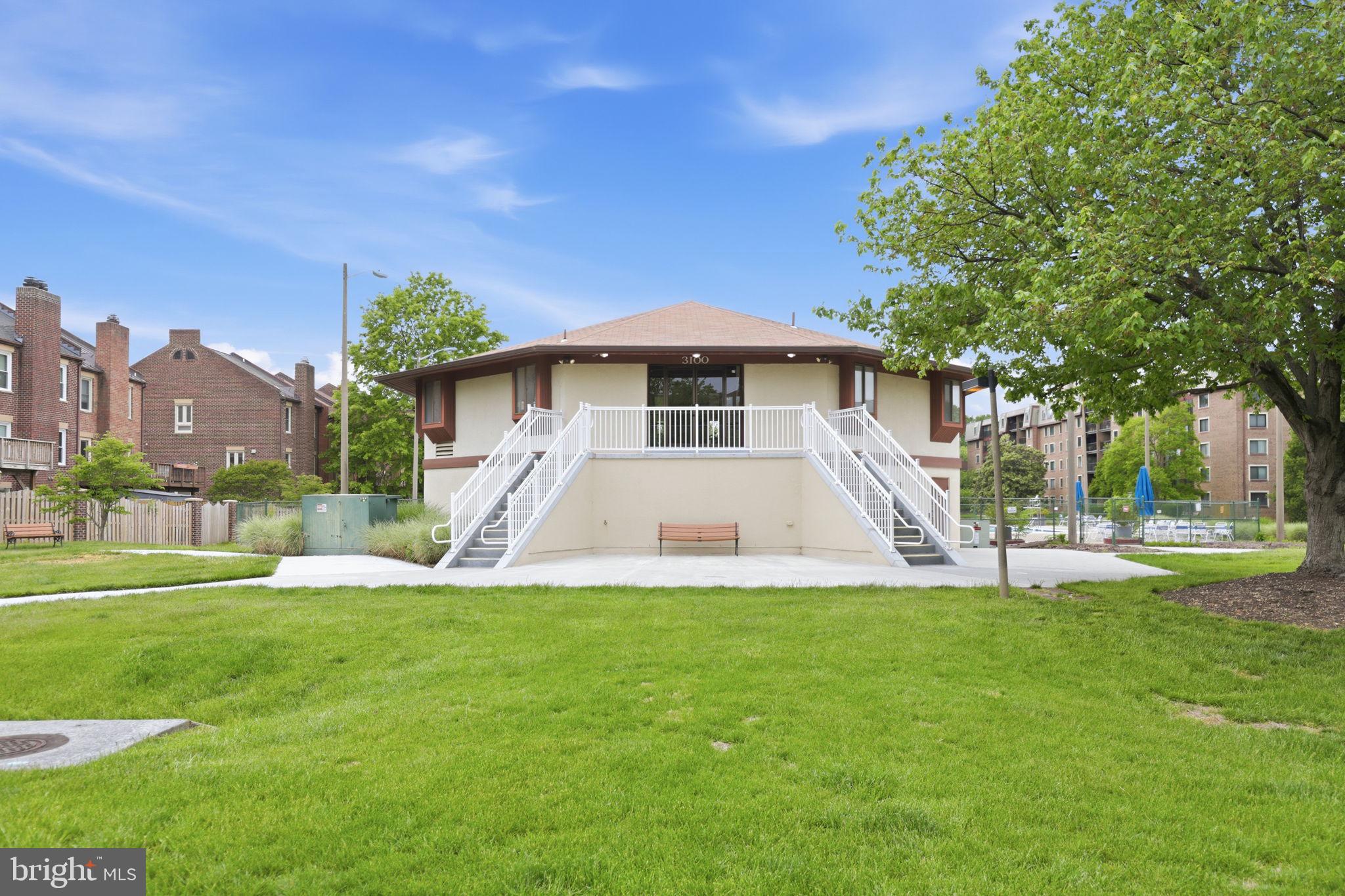 MAYFAIR OF MCLEAN - Residential