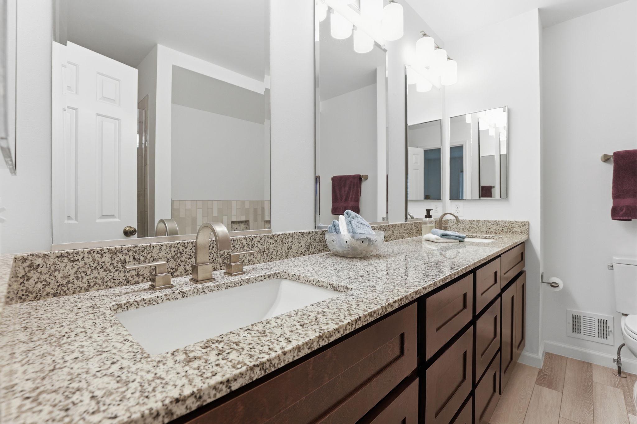 MAYFAIR OF MCLEAN - Residential