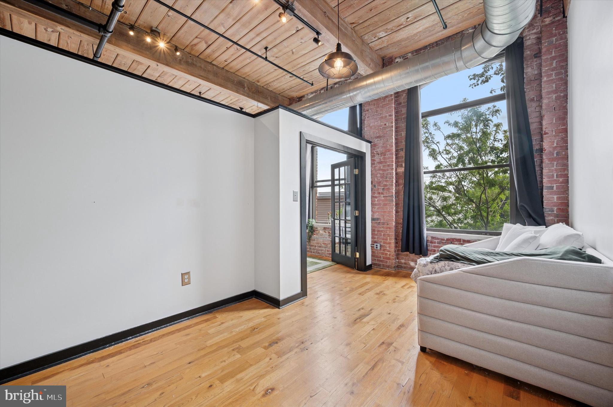 KENSINGTON - Residential