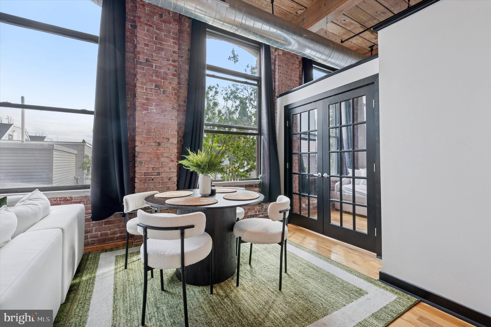 KENSINGTON - Residential