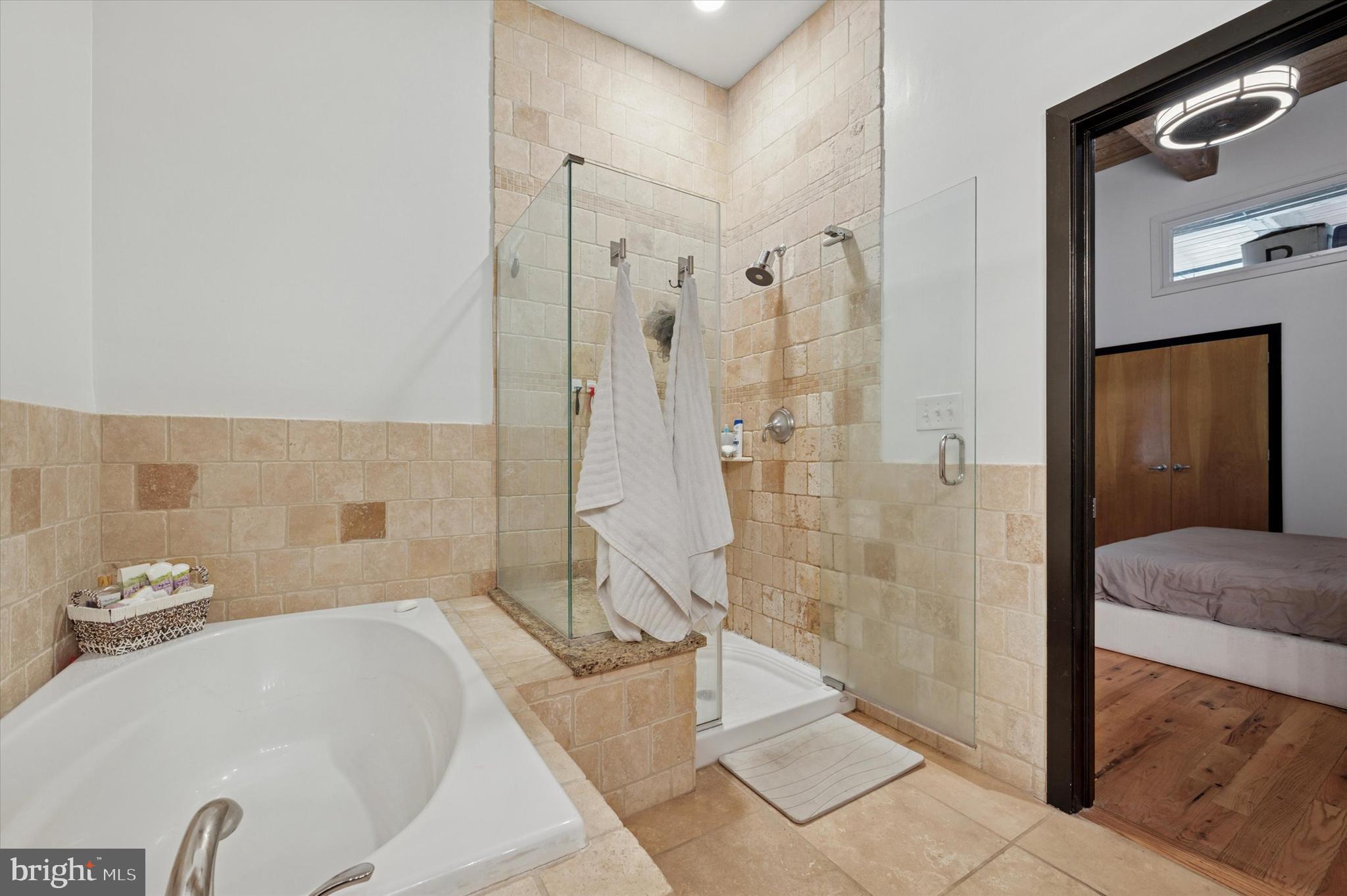 KENSINGTON - Residential
