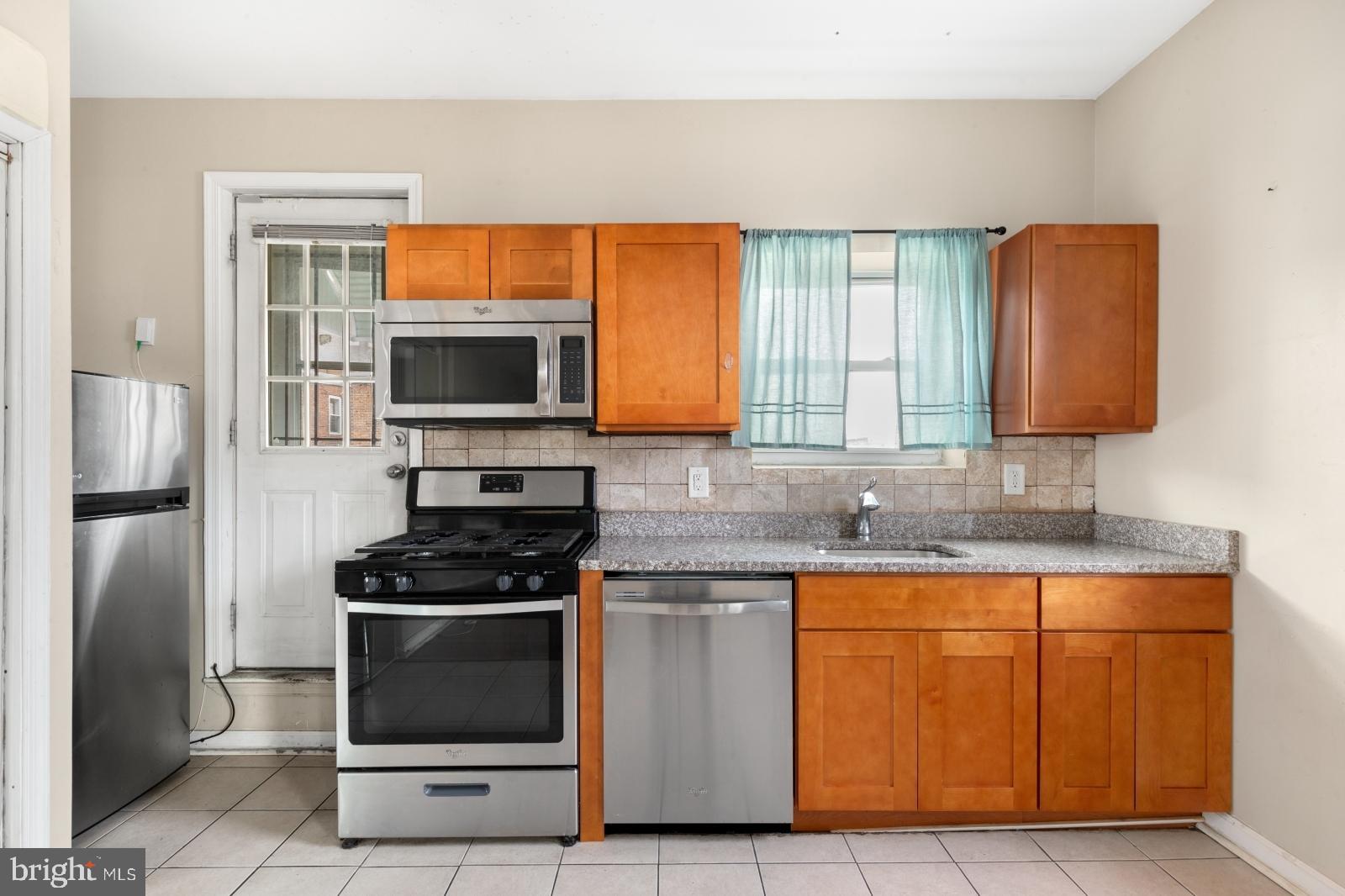 WEST PASSYUNK - Residential Lease