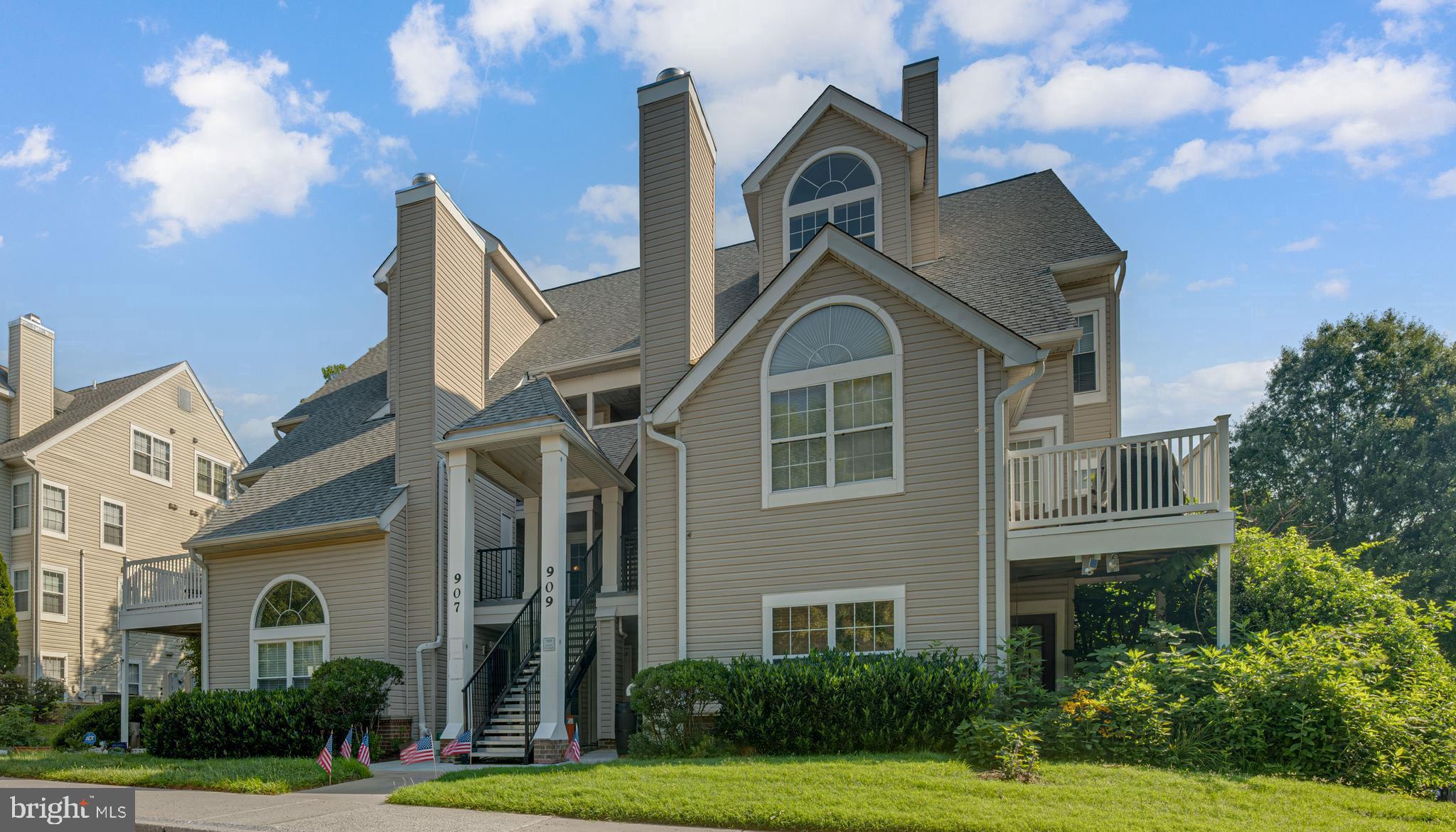 907 HILLSIDE LAKE TERRACE 512