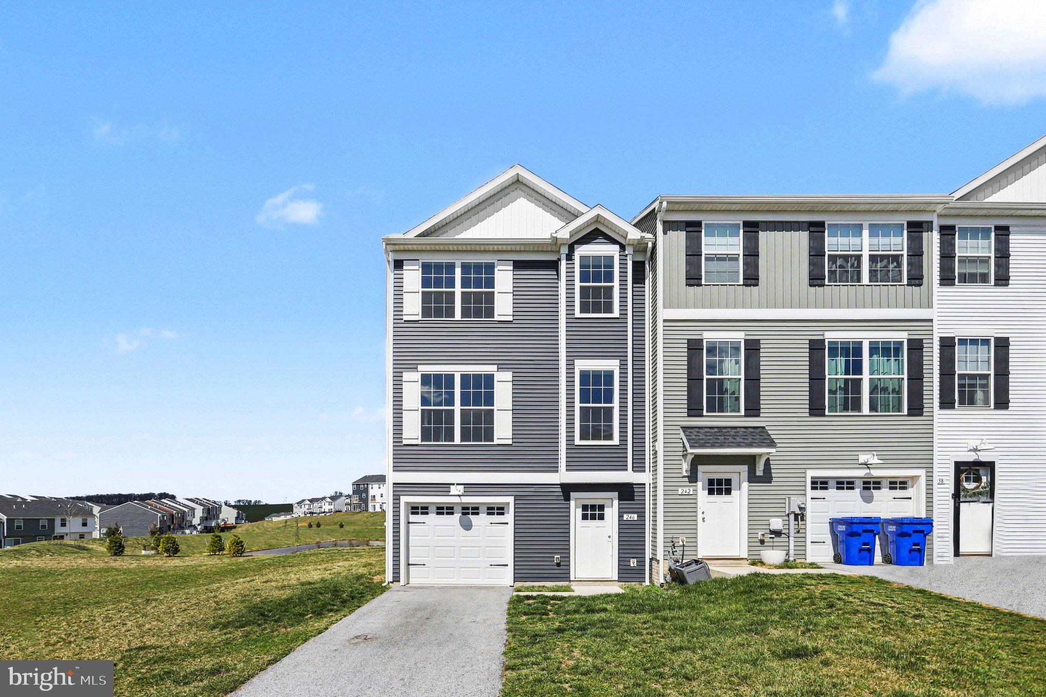 HUDSON RIDGE - Residential