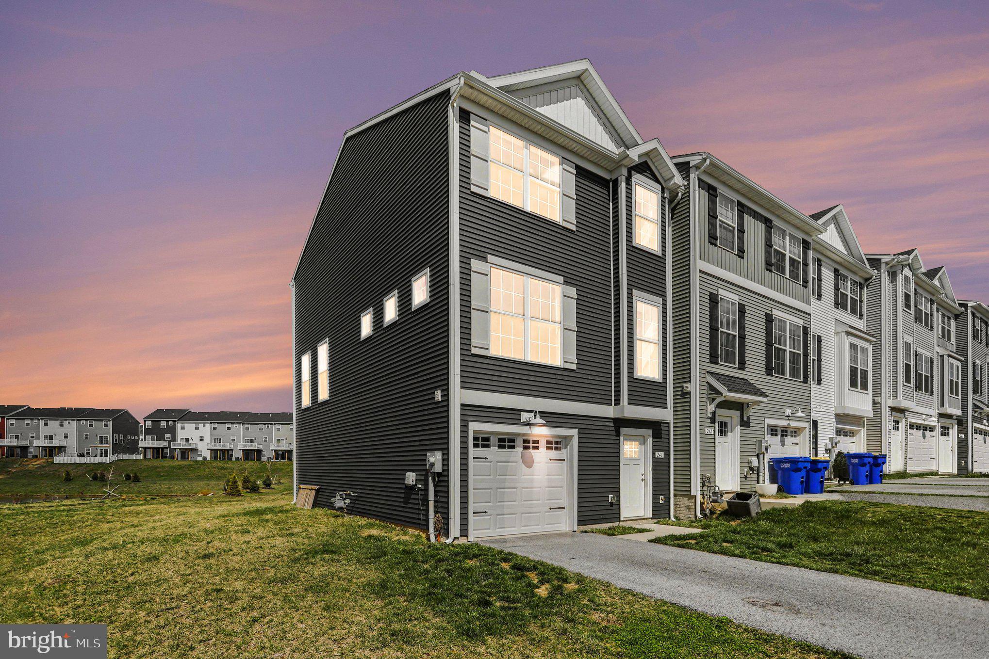 HUDSON RIDGE - Residential