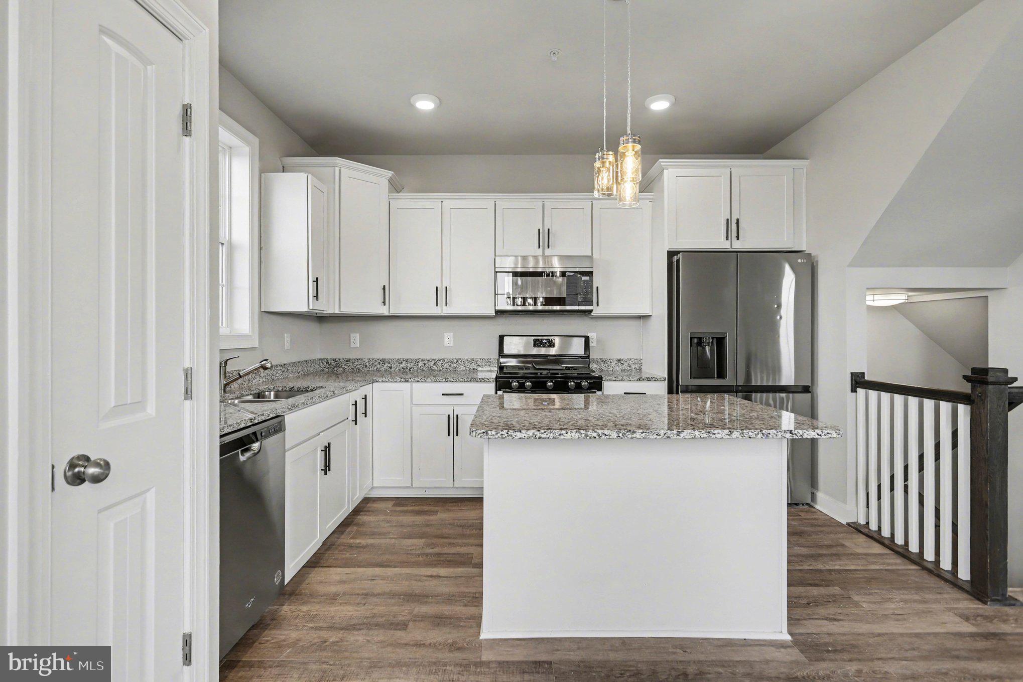 HUDSON RIDGE - Residential