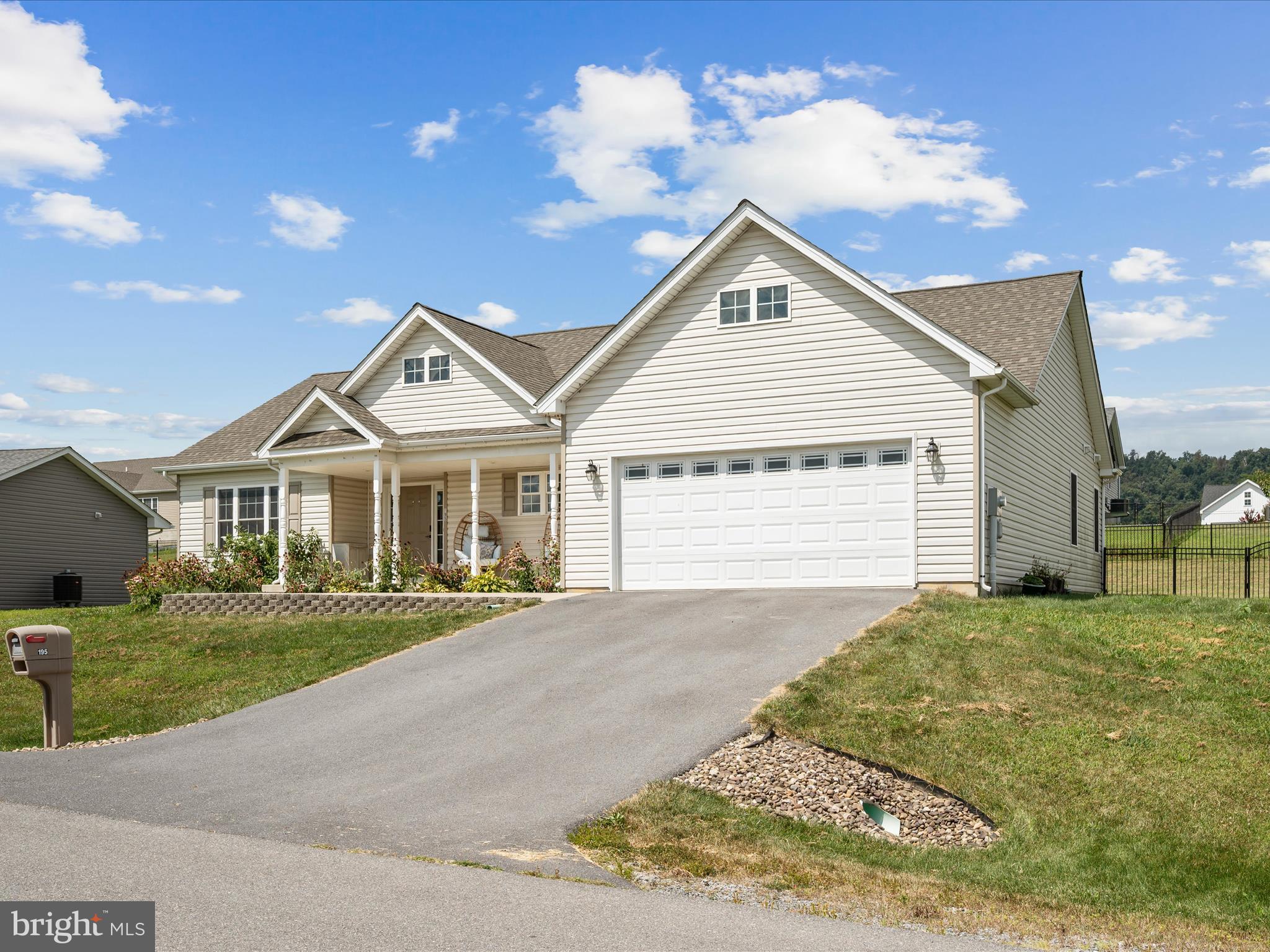 PEBBLE RIDGE - Residential