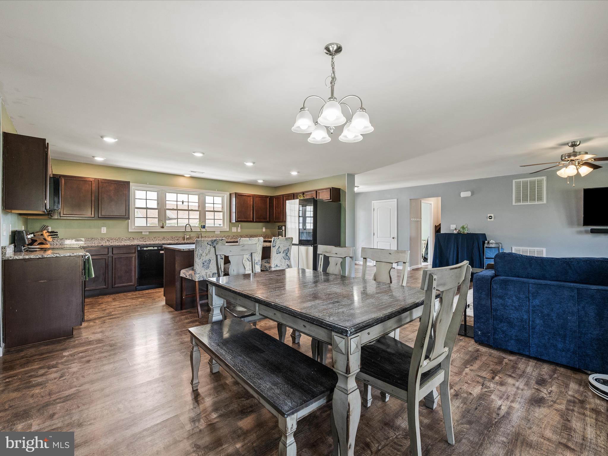 PEBBLE RIDGE - Residential