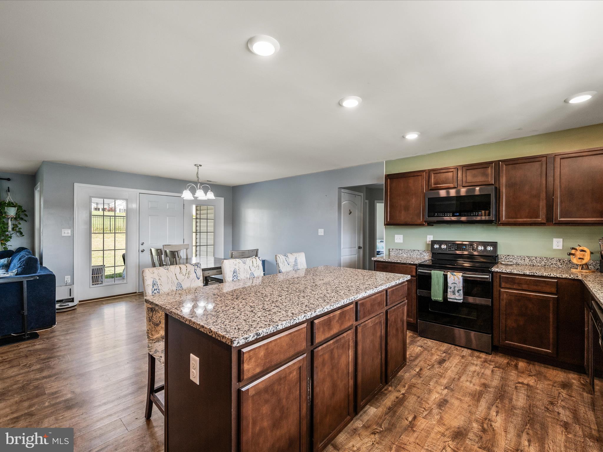 PEBBLE RIDGE - Residential