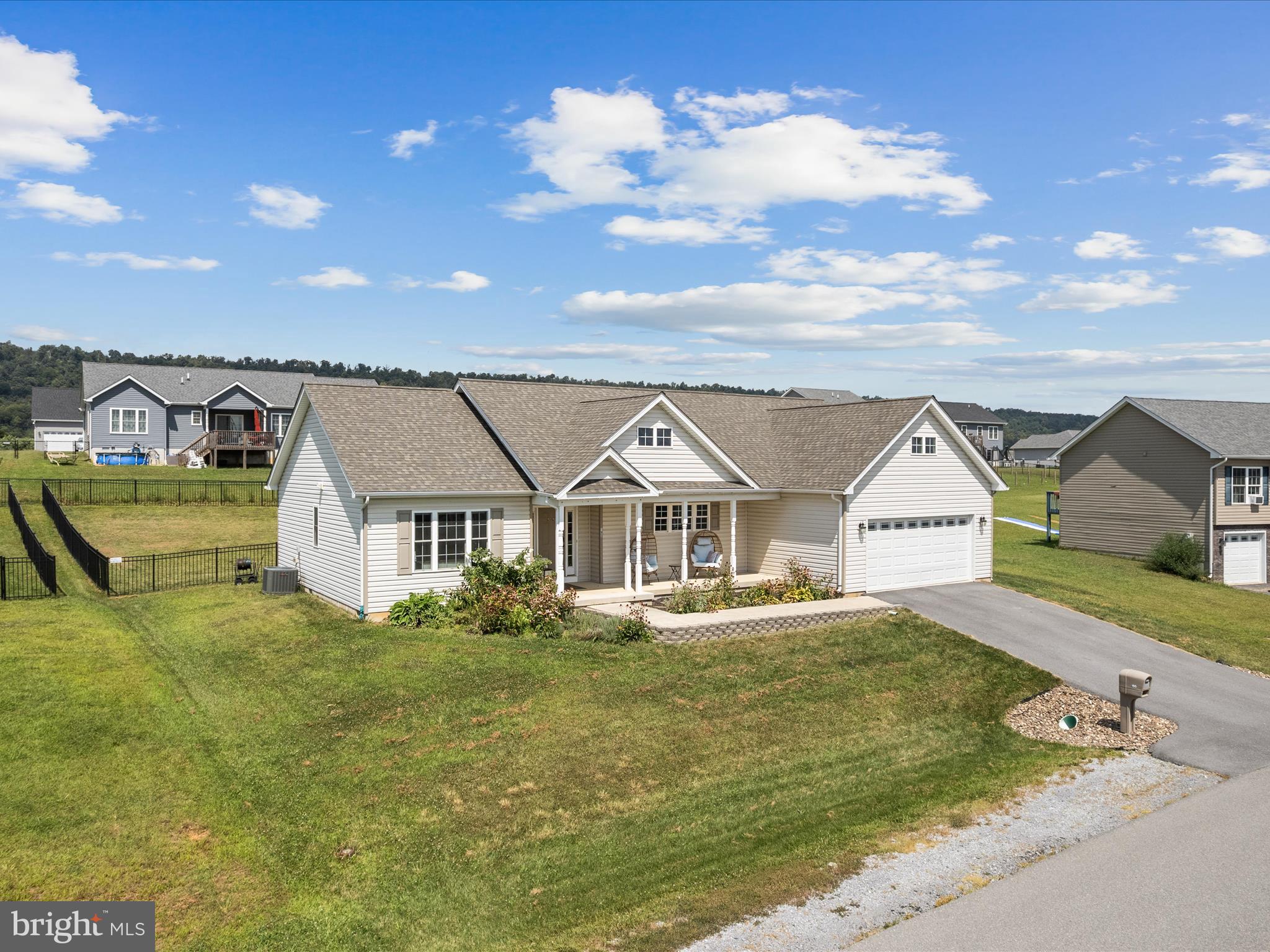 PEBBLE RIDGE - Residential