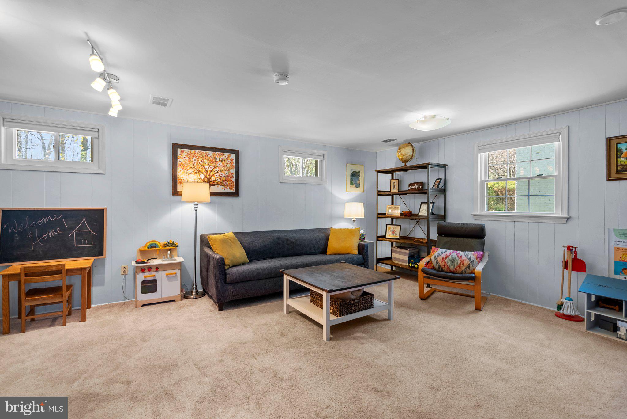 KEMP MILL HILLS - Residential