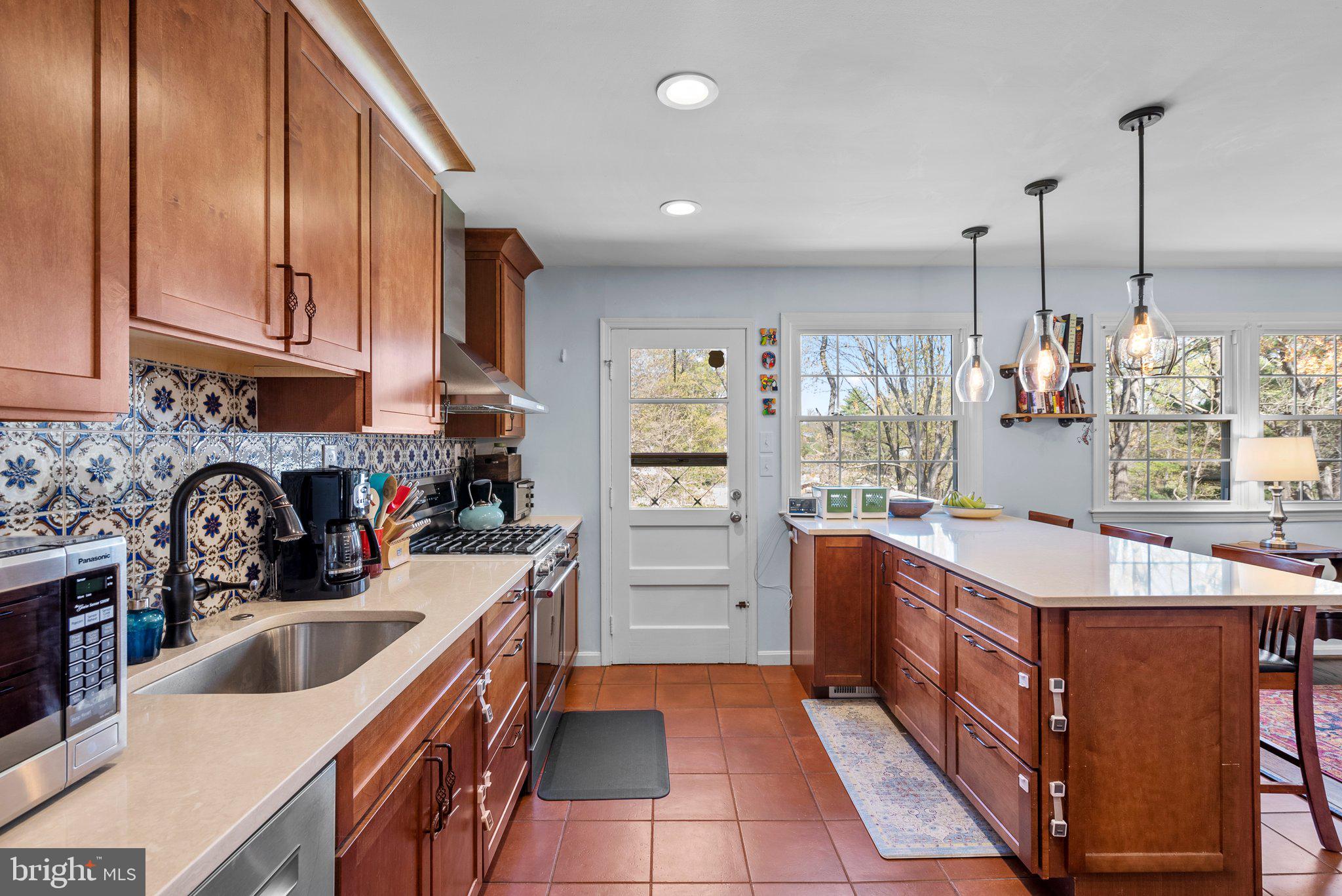 KEMP MILL HILLS - Residential