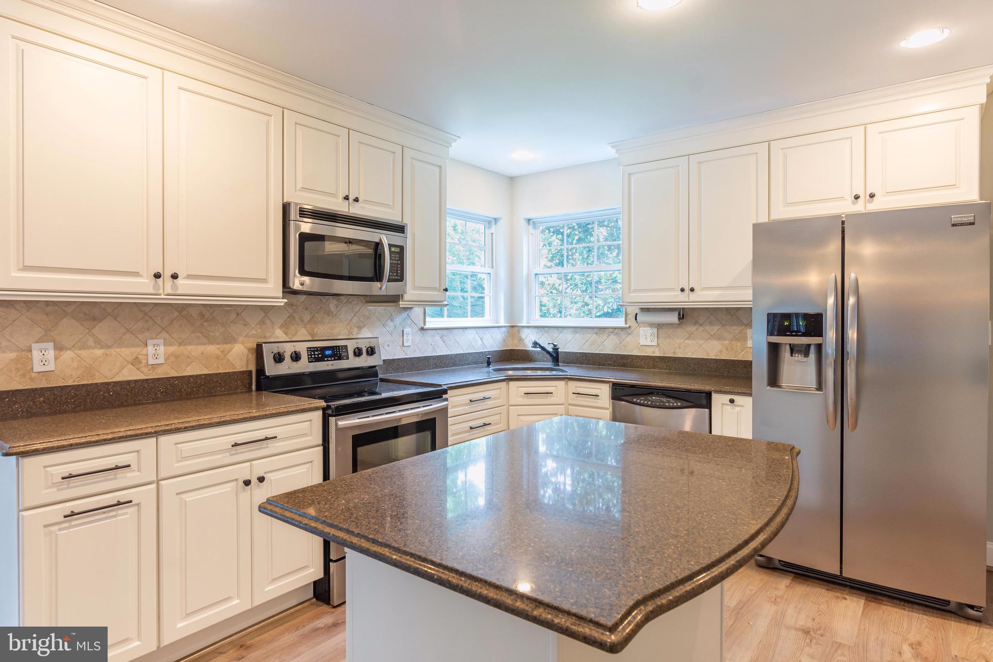 YORKTOWN MANOR - Residential