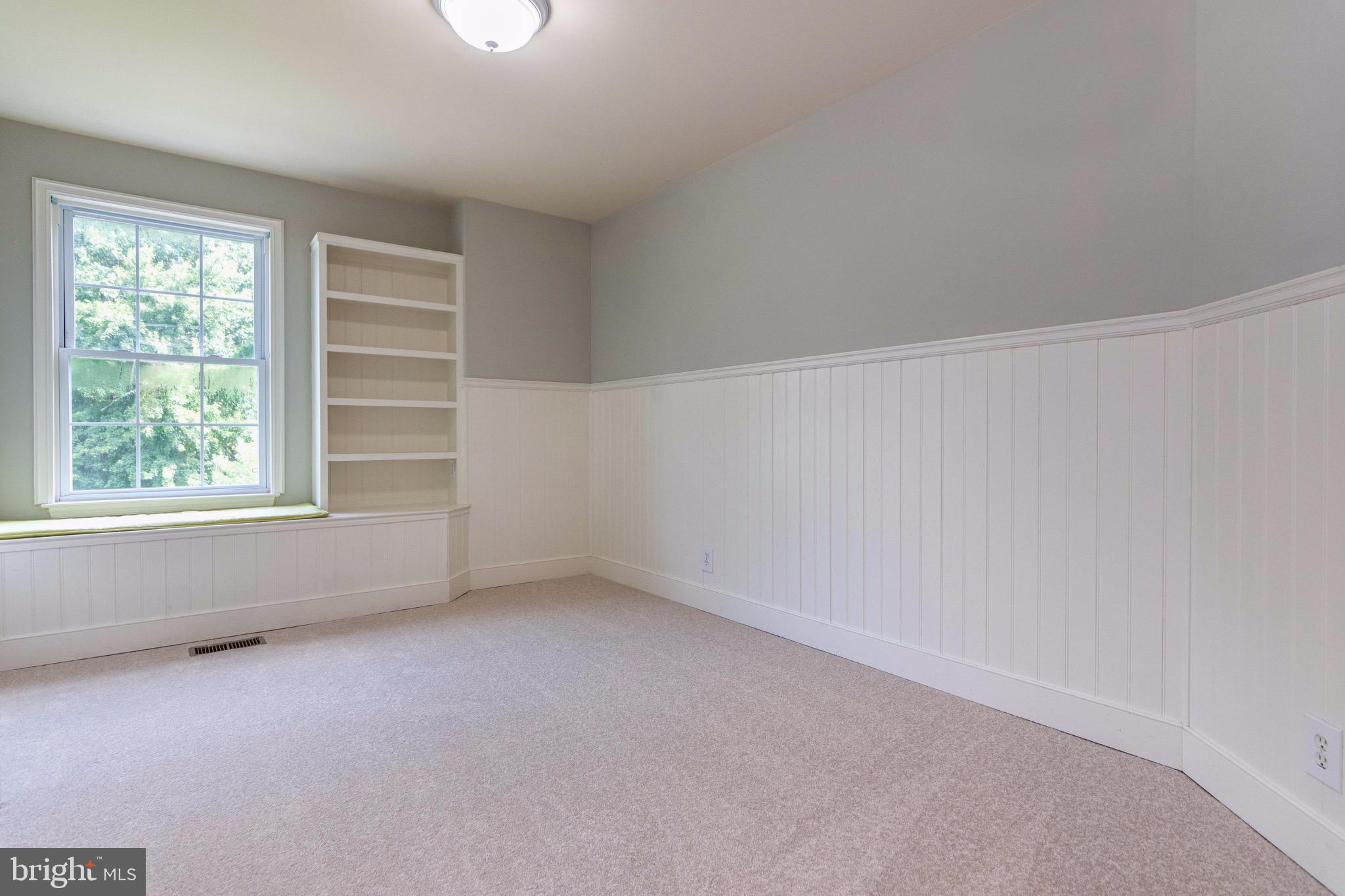 YORKTOWN MANOR - Residential