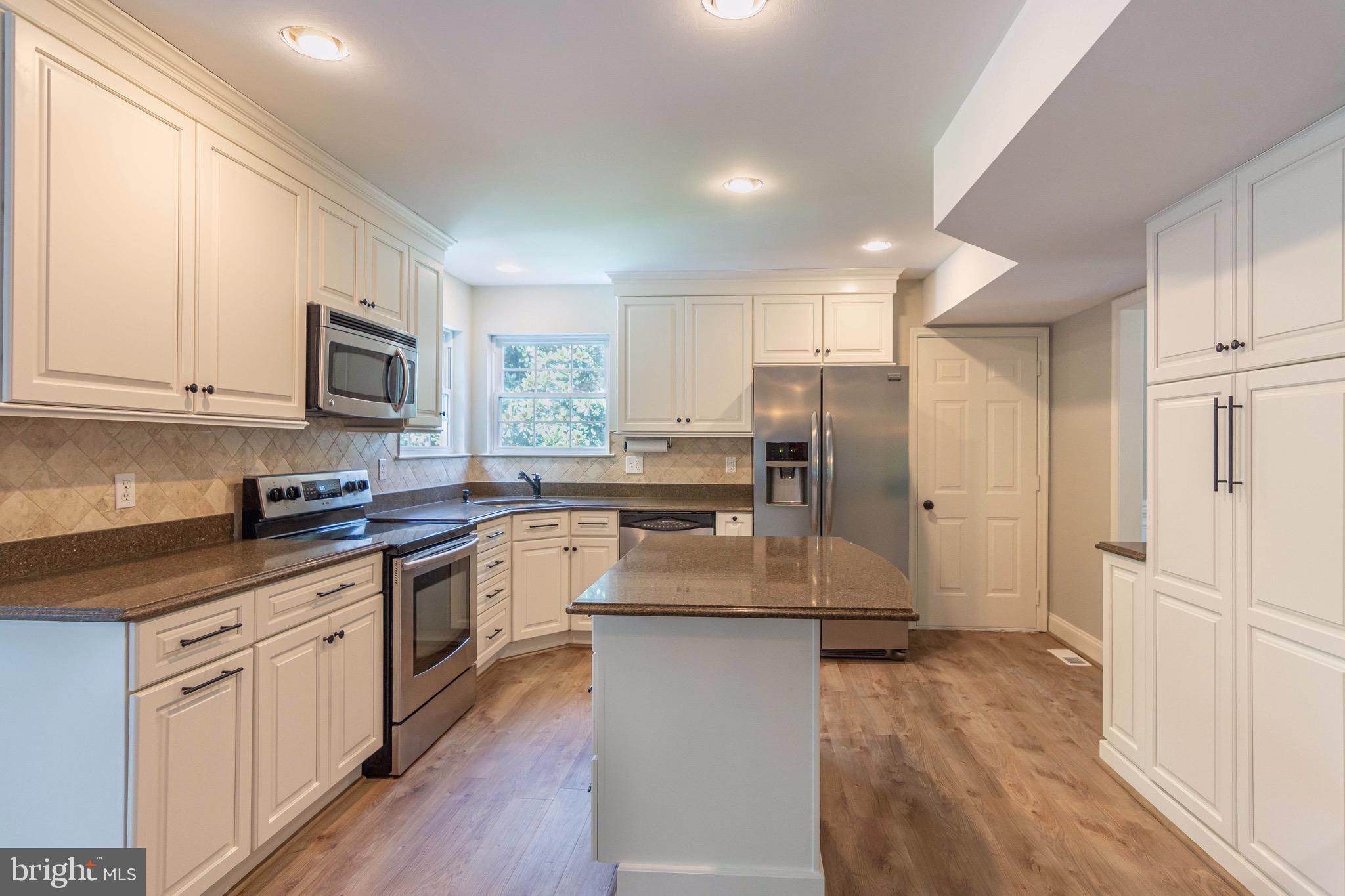 YORKTOWN MANOR - Residential