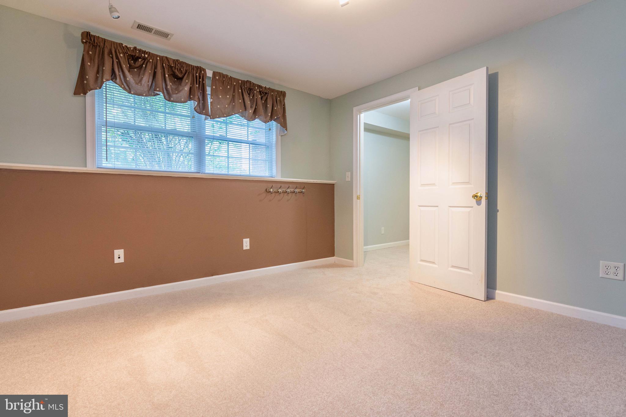 YORKTOWN MANOR - Residential