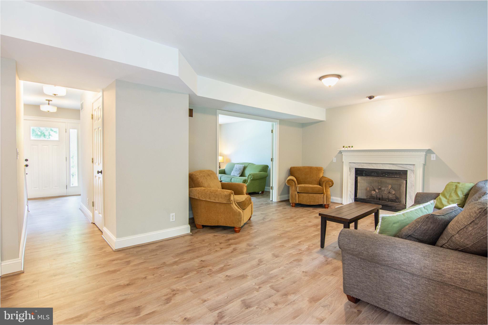 YORKTOWN MANOR - Residential