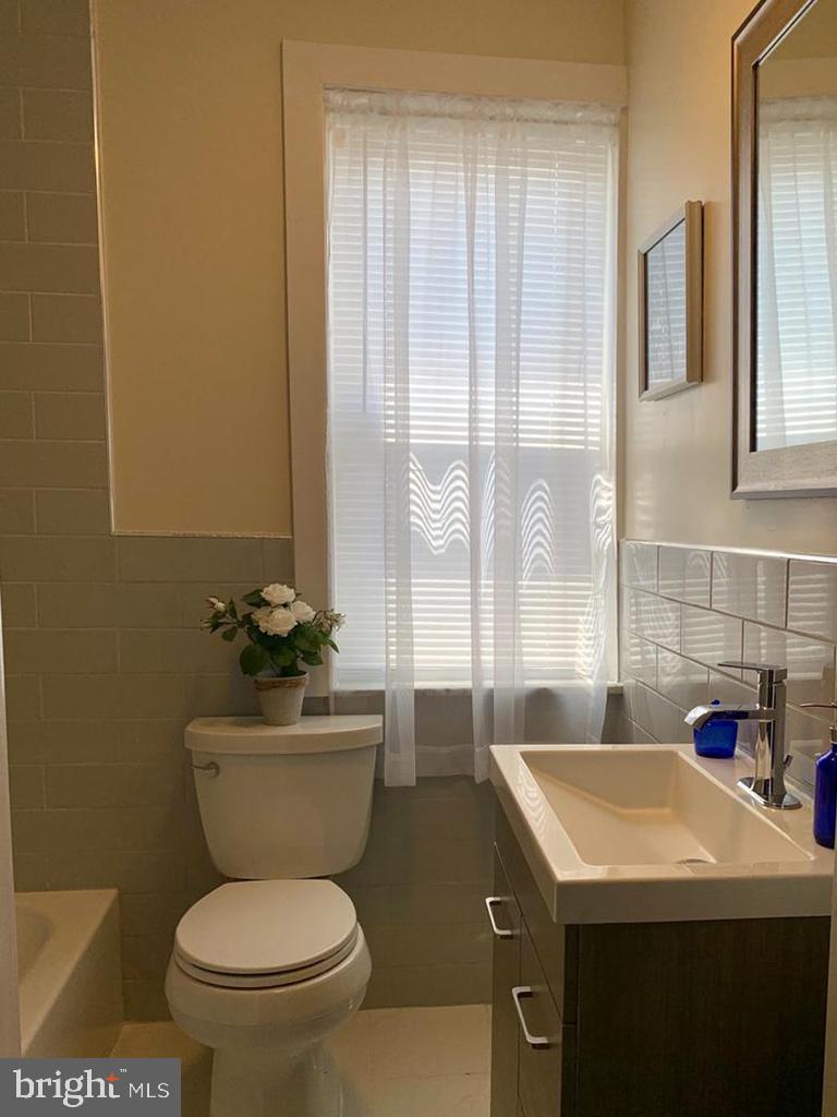 POINT BREEZE - Residential Lease