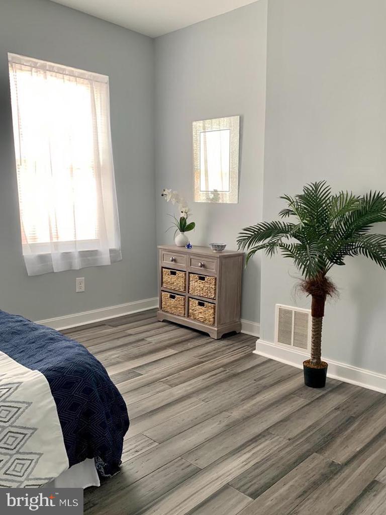 POINT BREEZE - Residential Lease