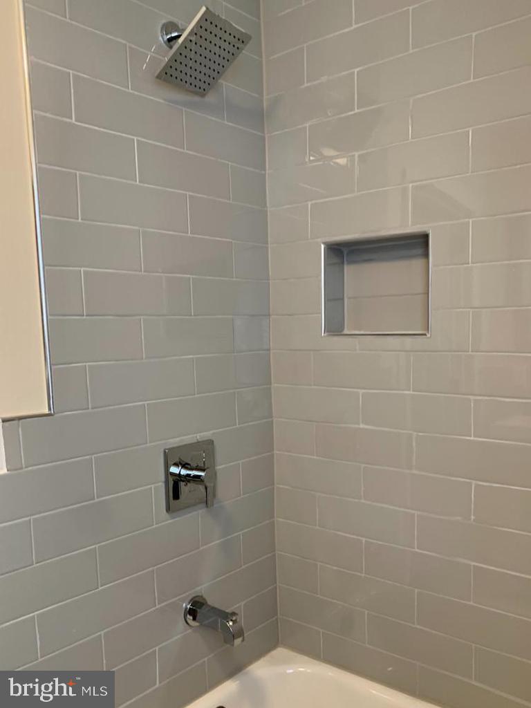 POINT BREEZE - Residential Lease