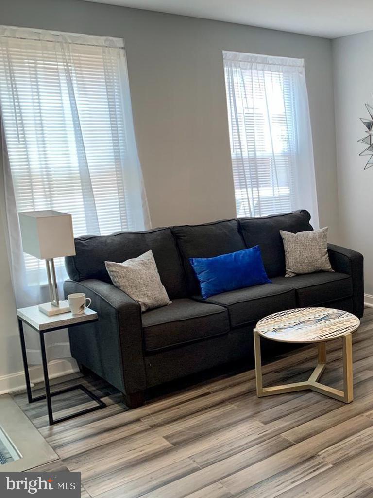 POINT BREEZE - Residential Lease