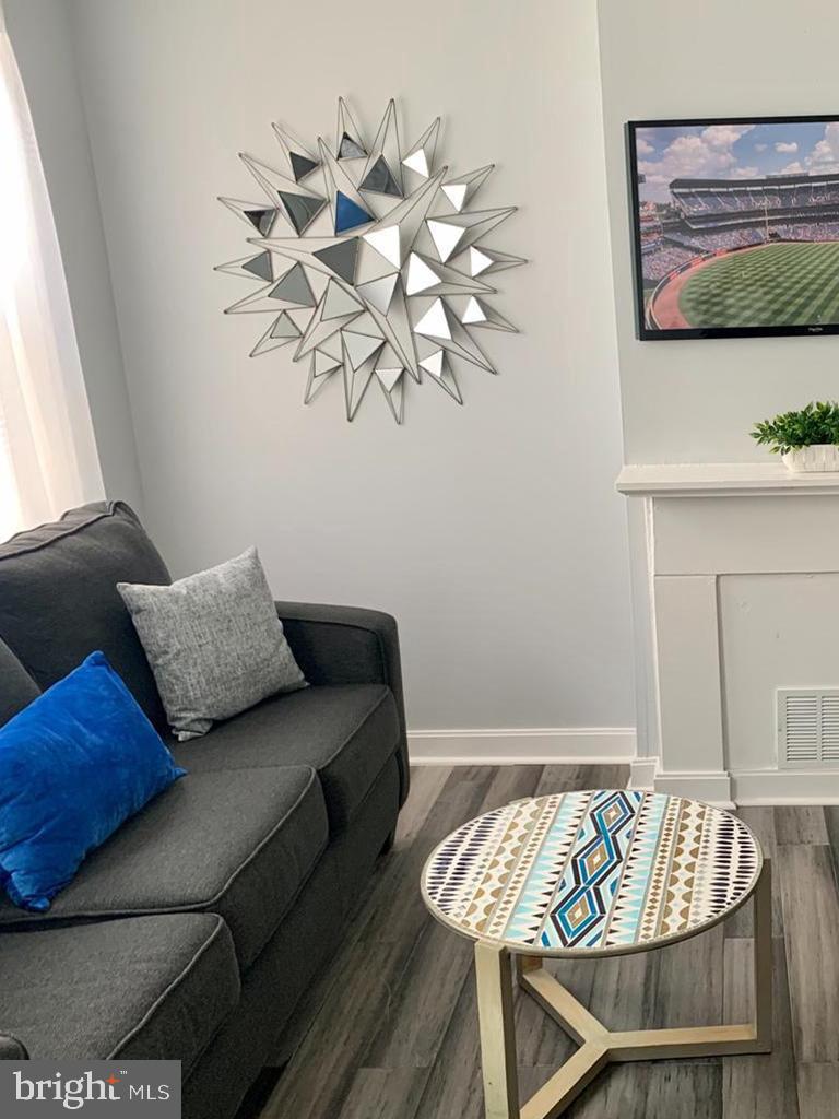 POINT BREEZE - Residential Lease