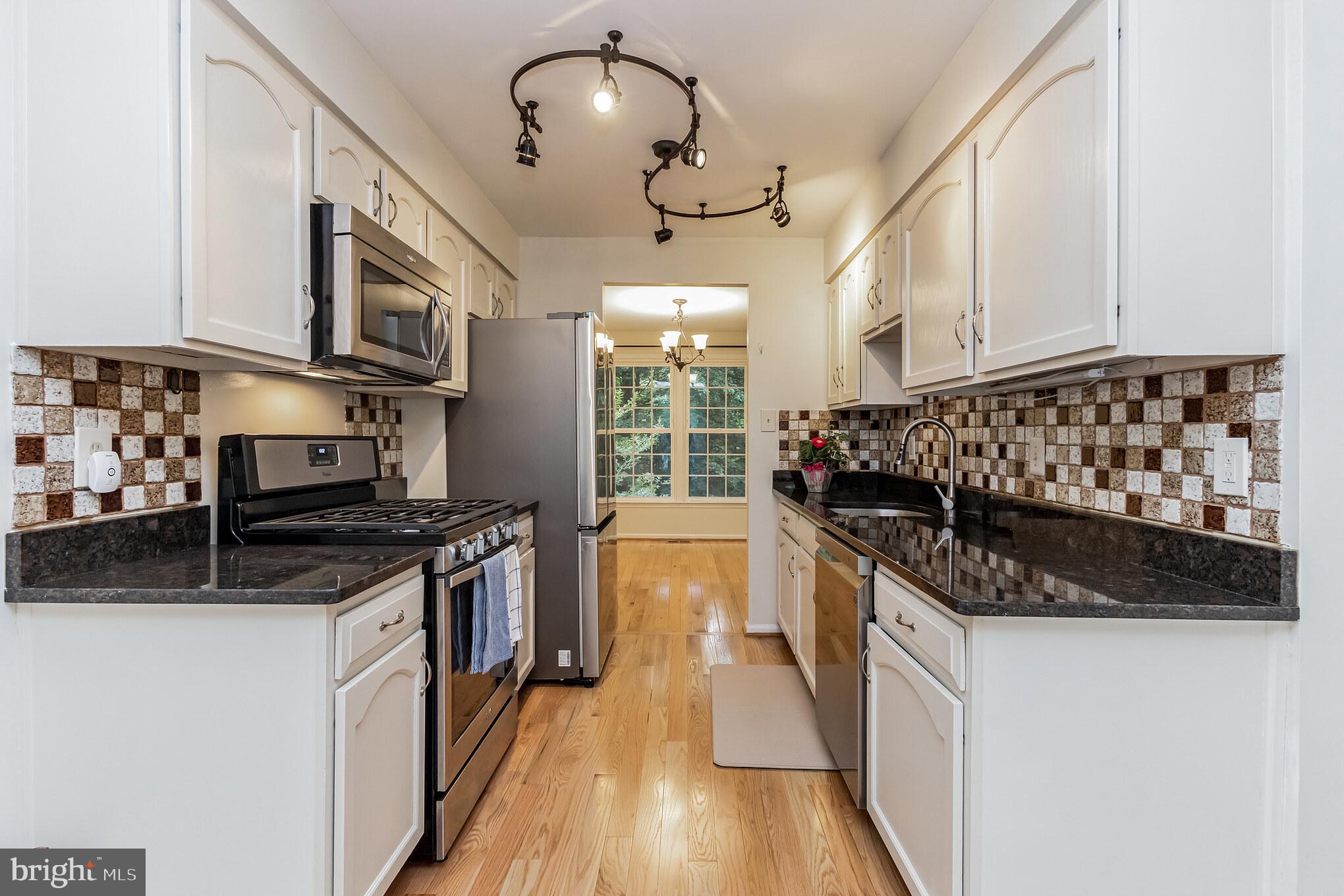 LAFAYETTE VILLAGE - Residential